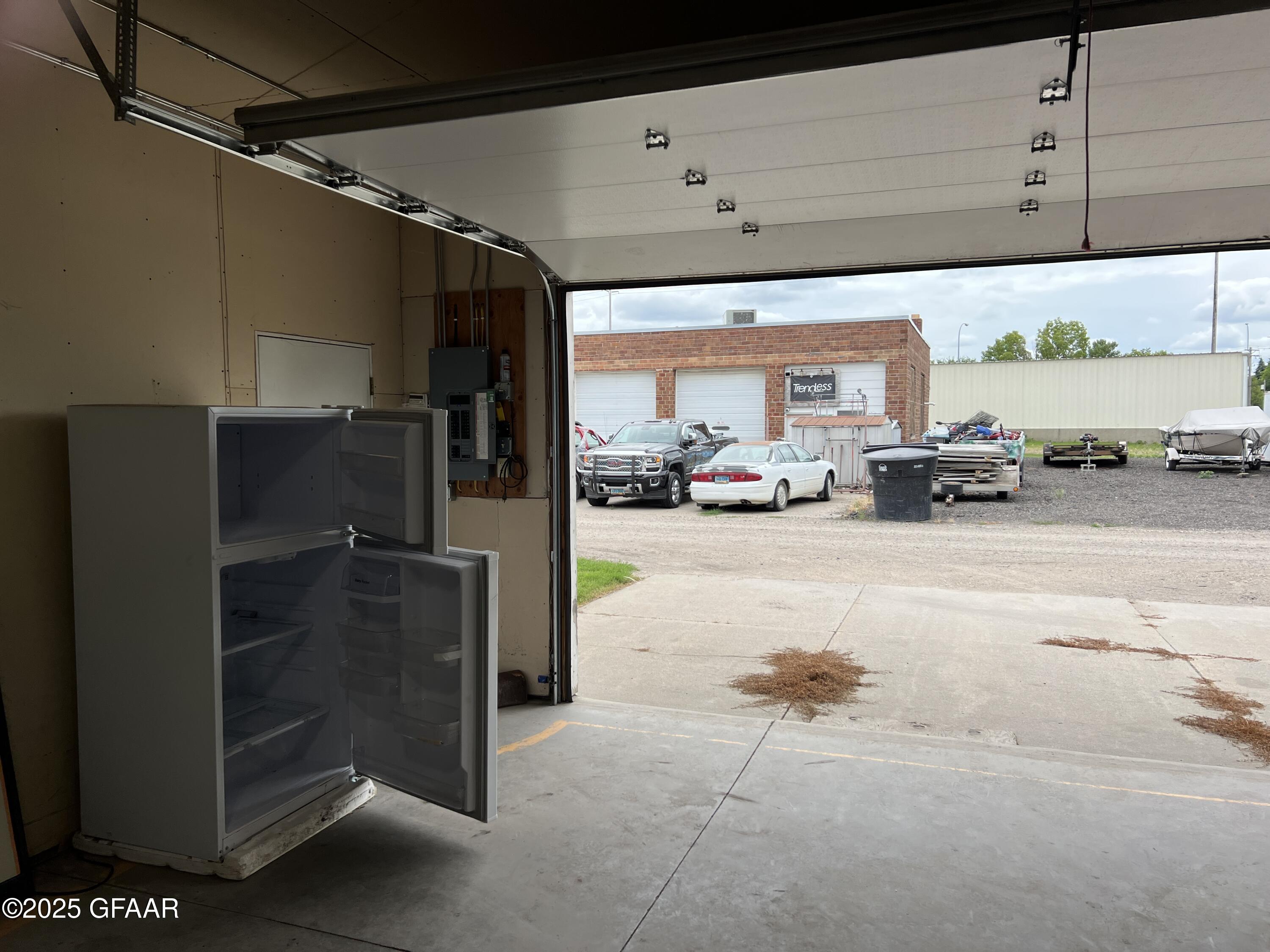 main property photo 12