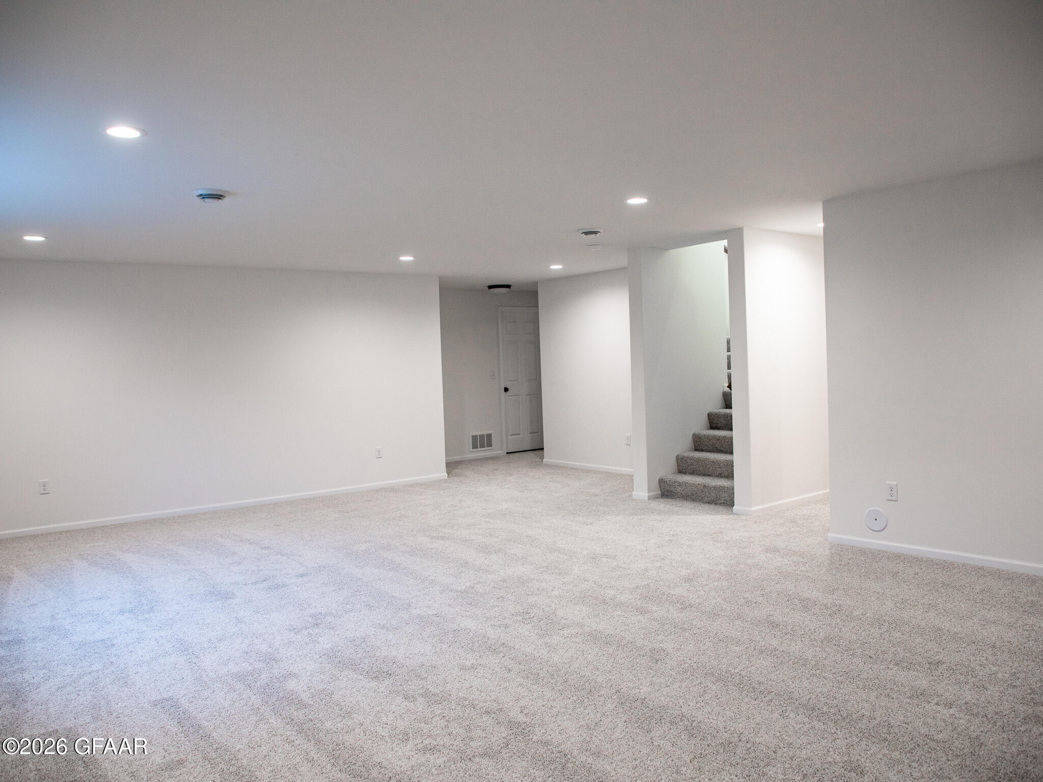property viewer photo 23