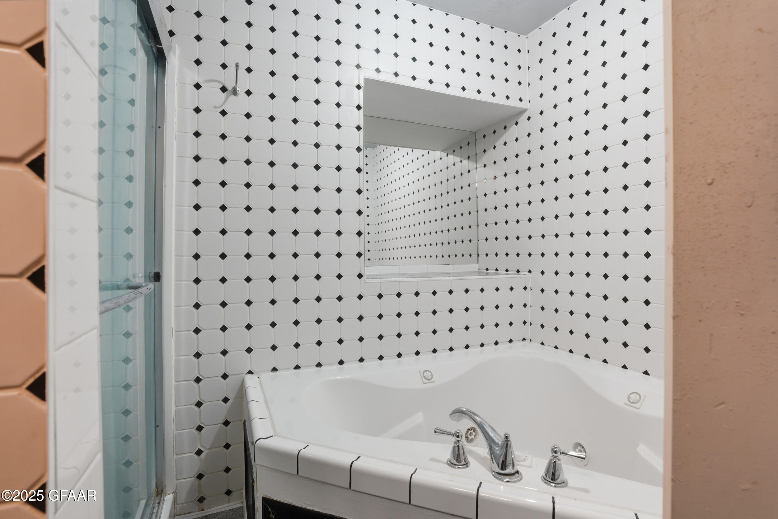 property viewer photo 13