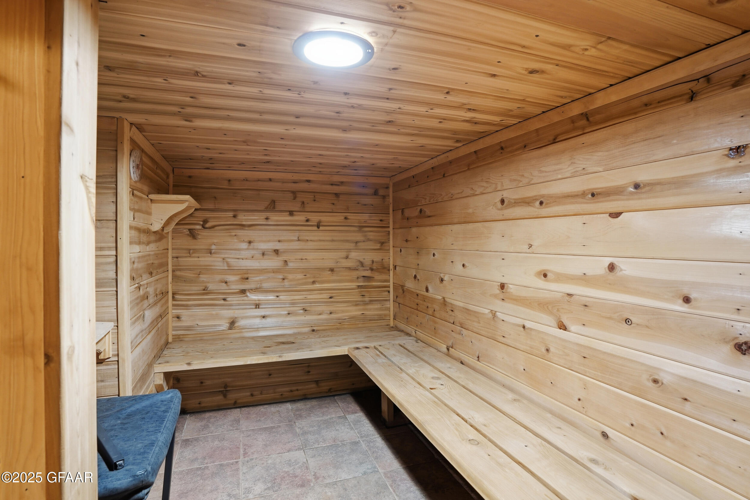 property viewer photo 26
