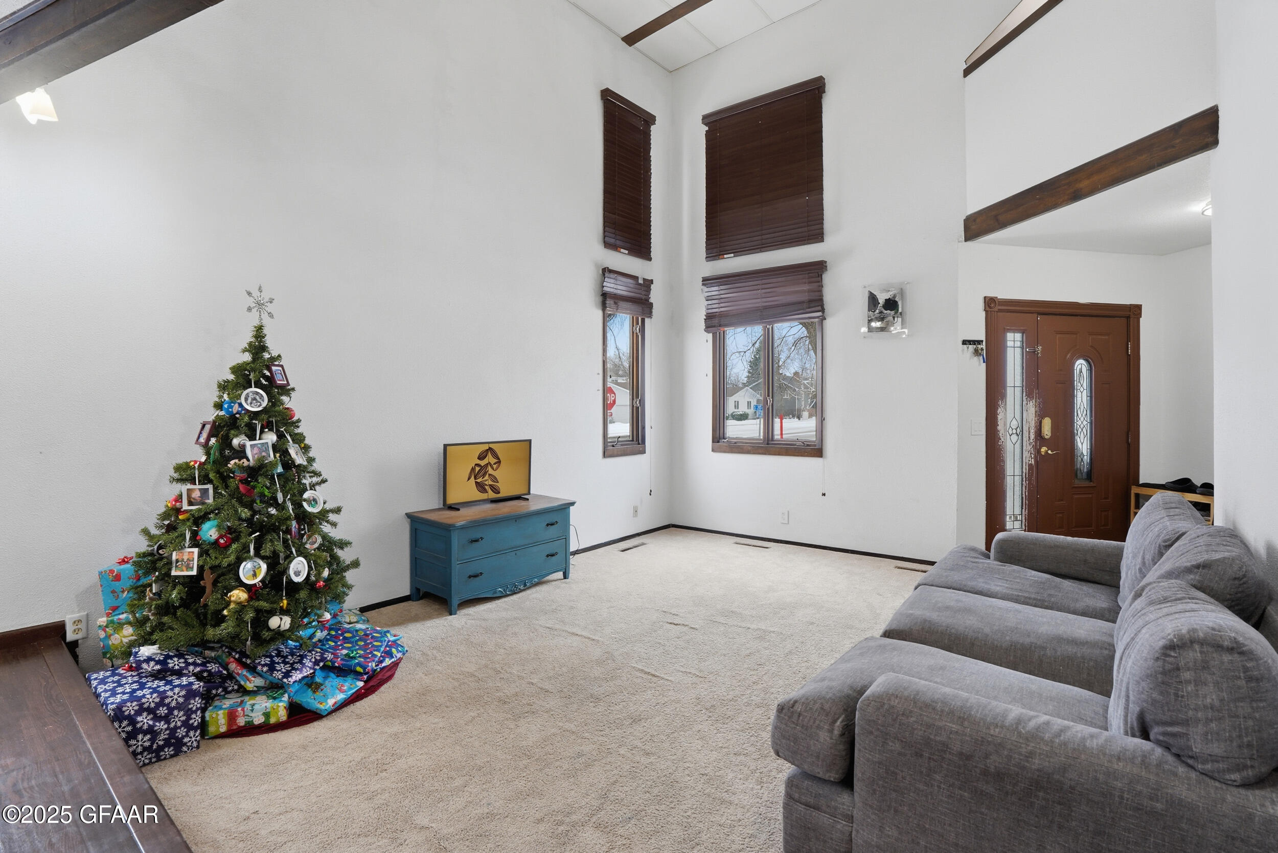 property viewer photo 6