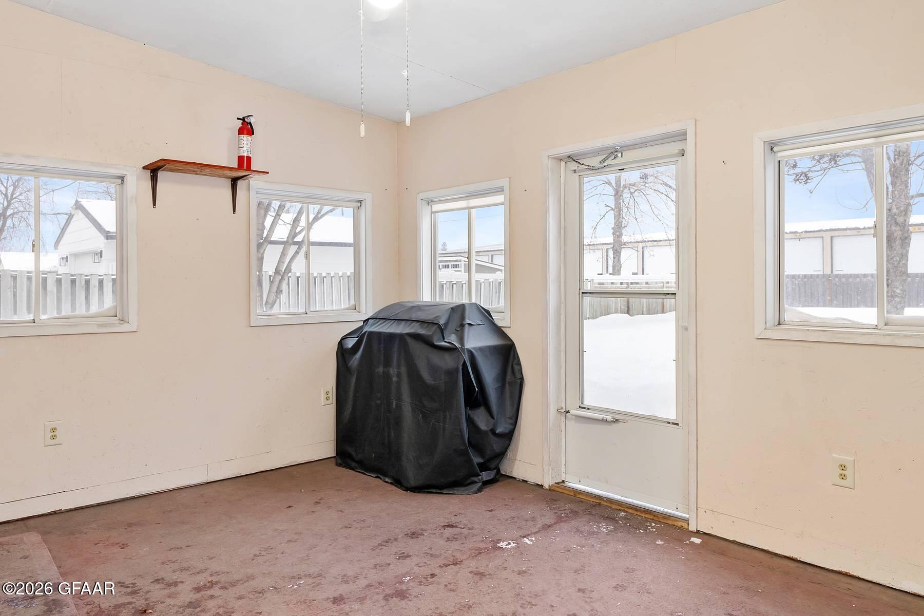 property viewer photo 23