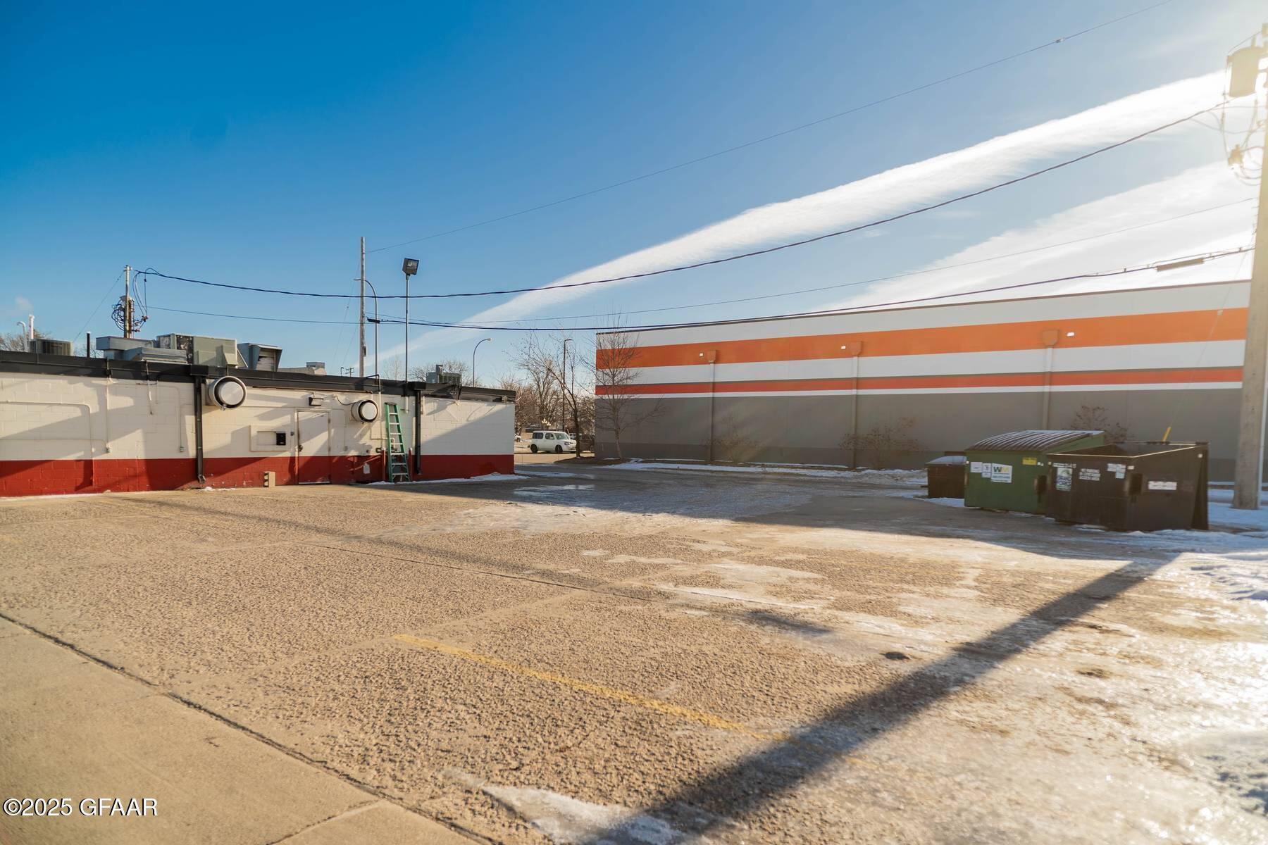 main property photo 6