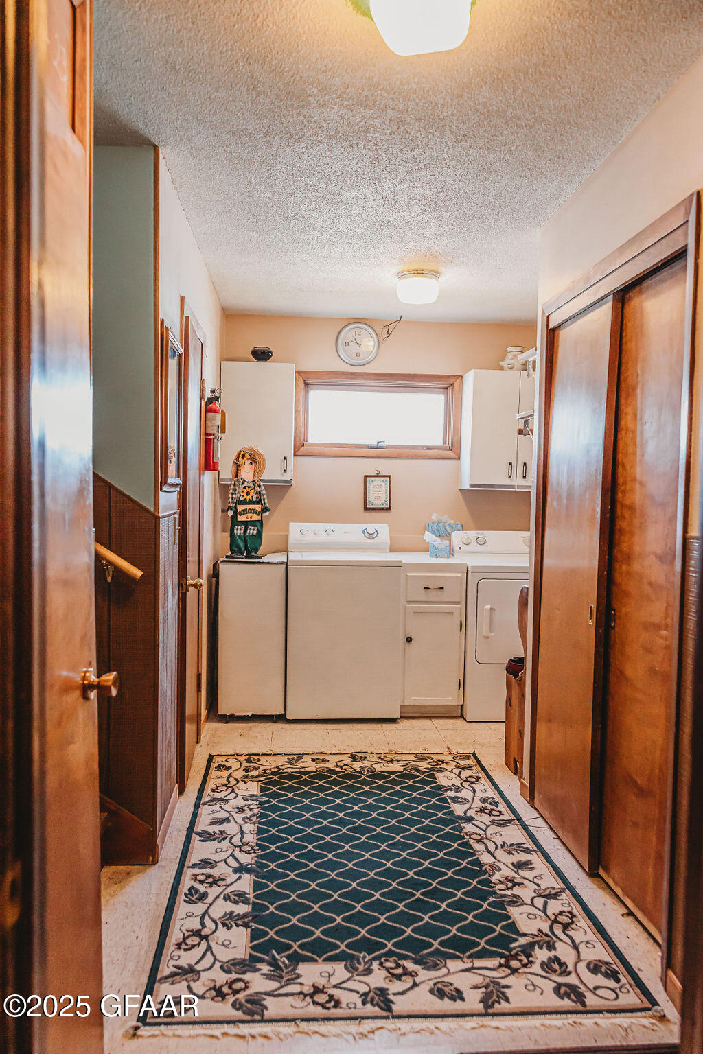 property viewer photo 3