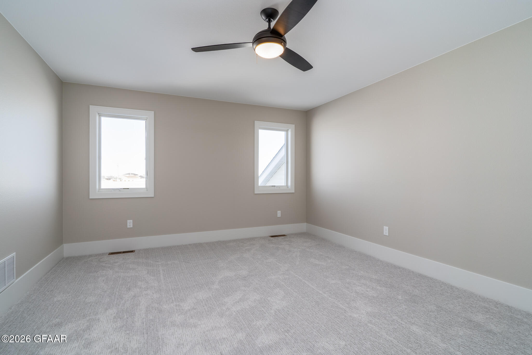 property viewer photo 13