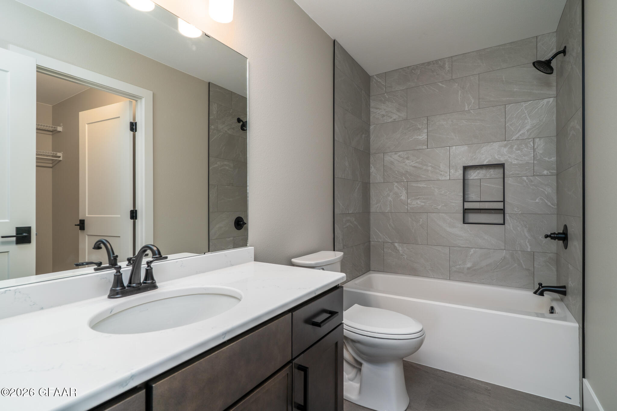 property viewer photo 16