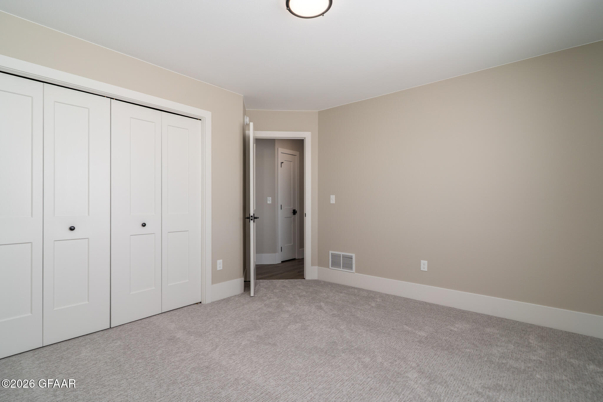 property viewer photo 19