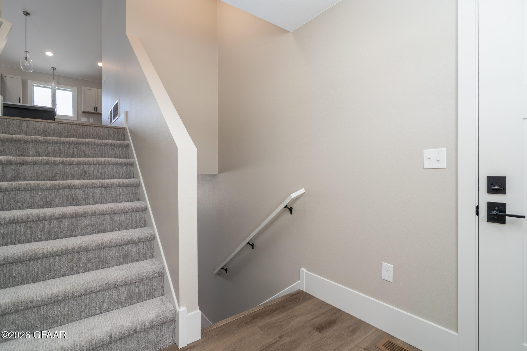 property viewer photo 2