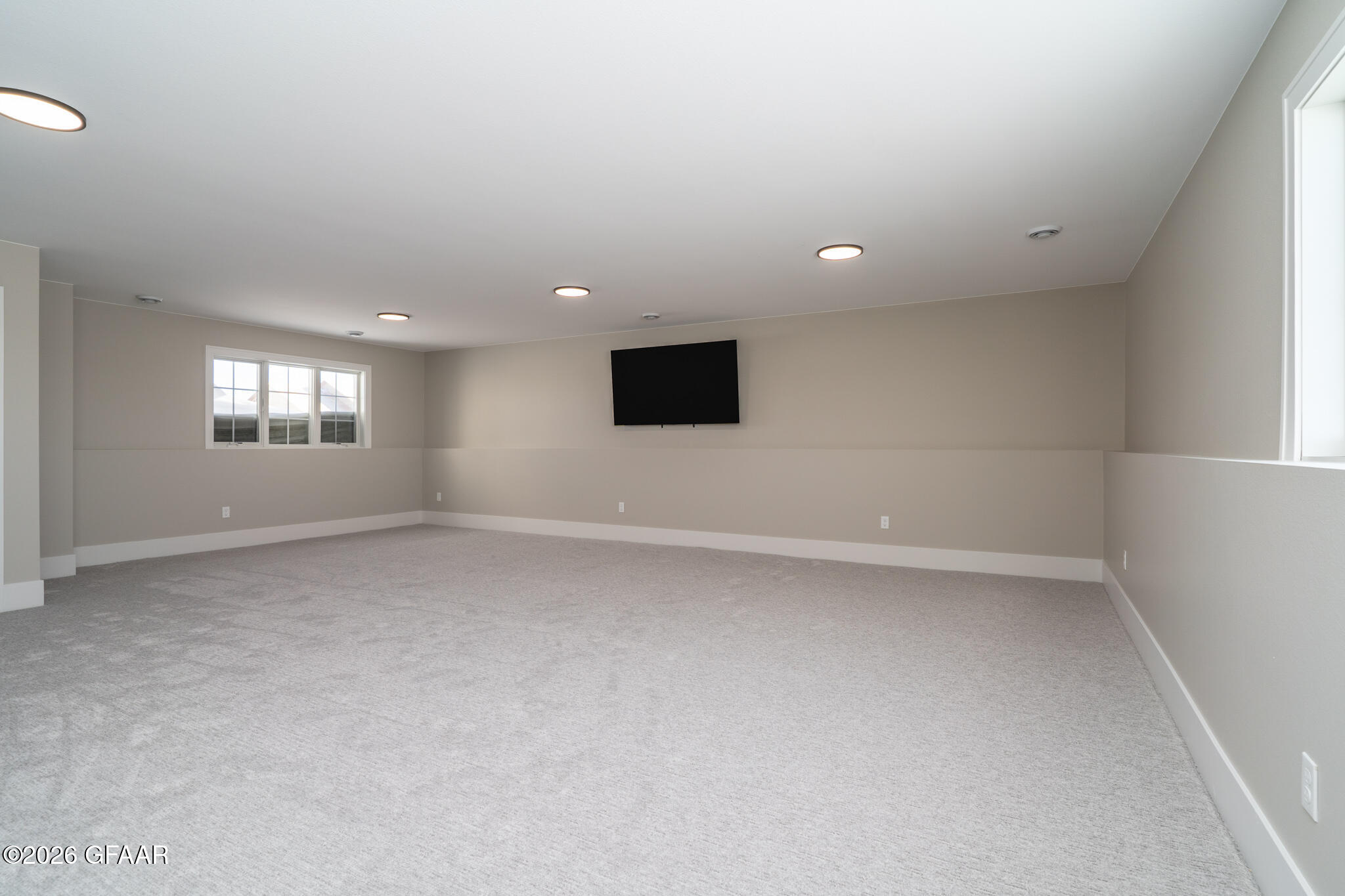 property viewer photo 23