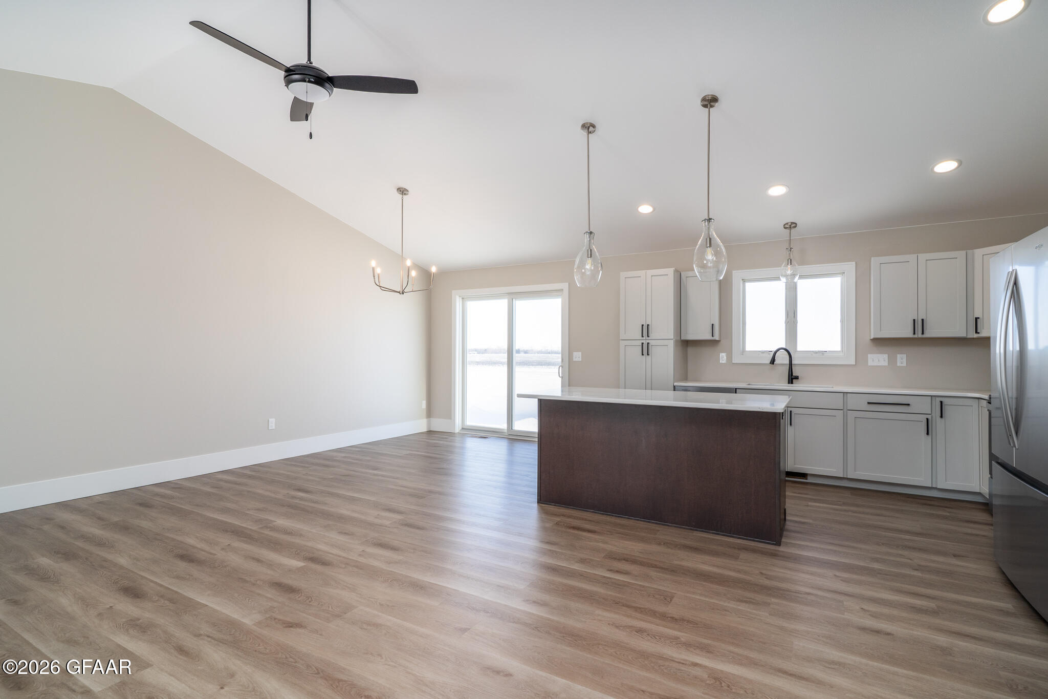 property viewer photo 3