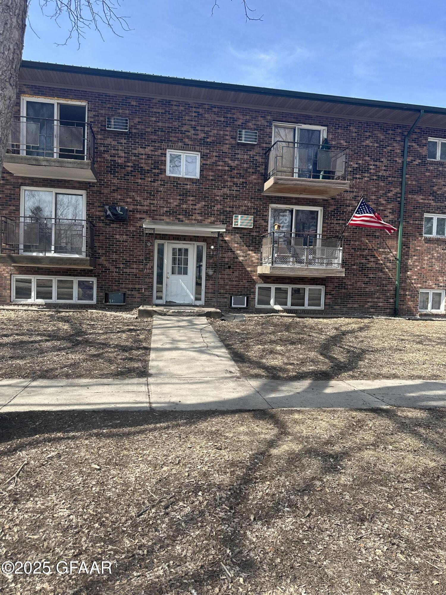 main property photo 0