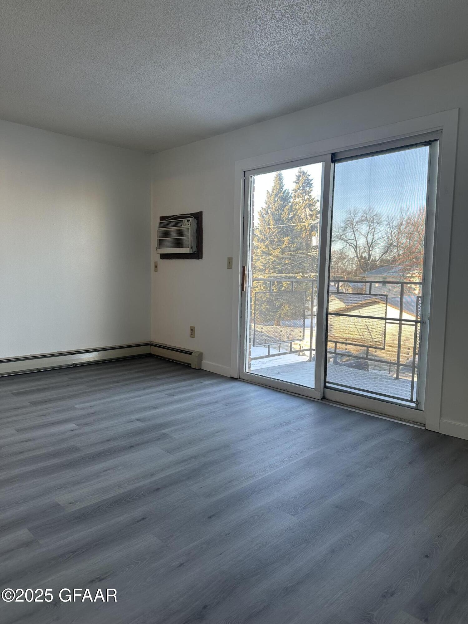 property viewer photo 3