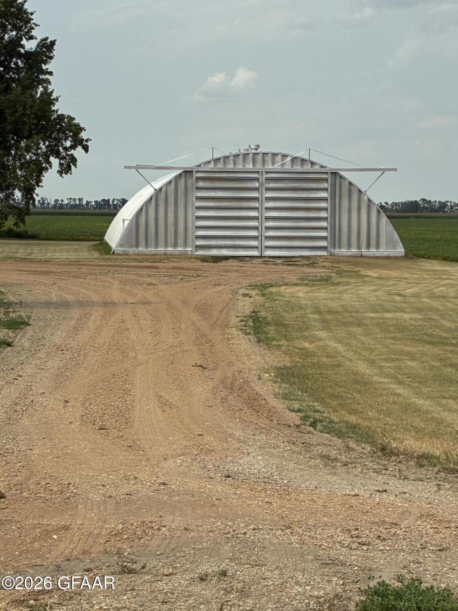 main property photo 11
