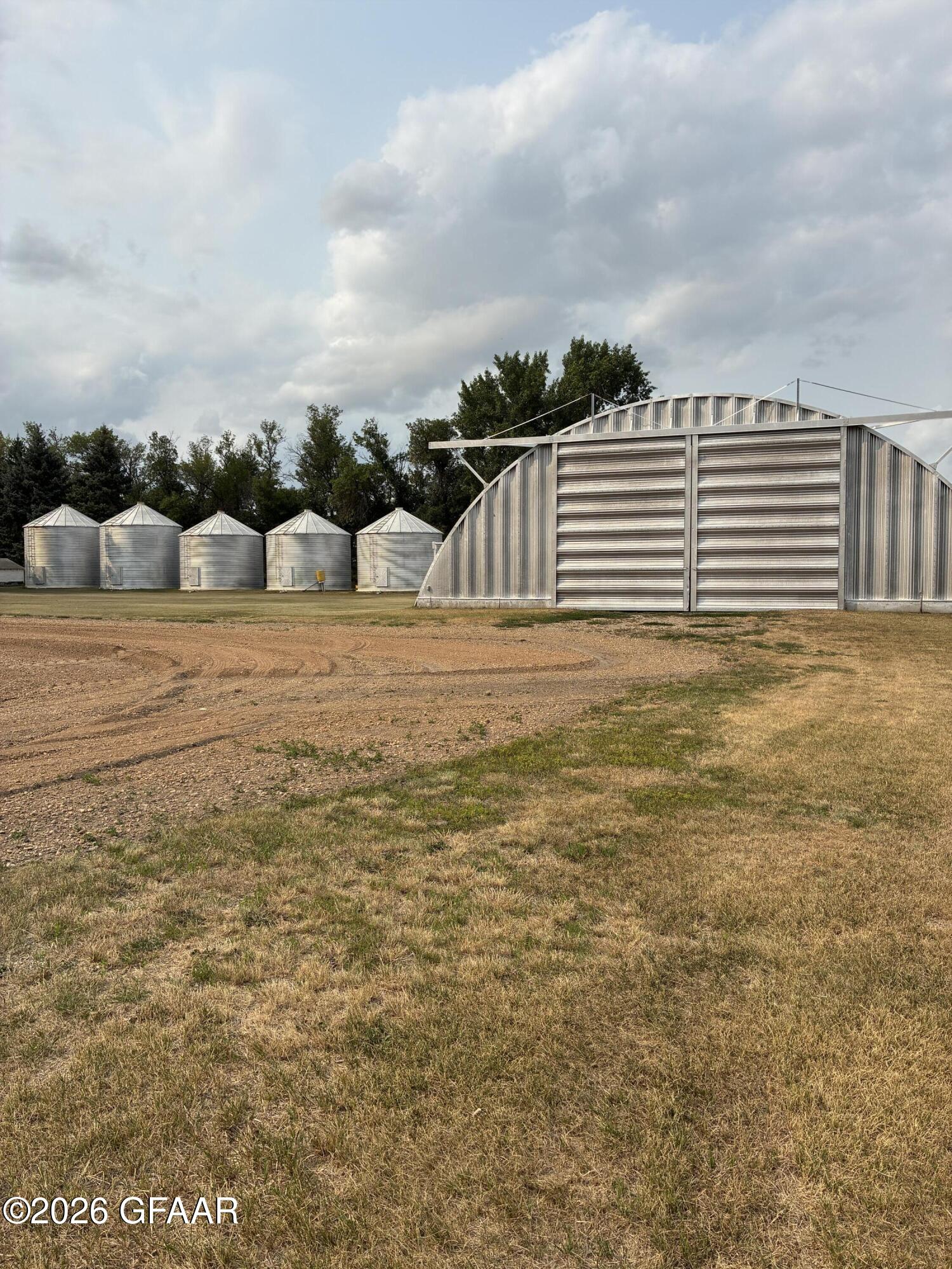 main property photo 16
