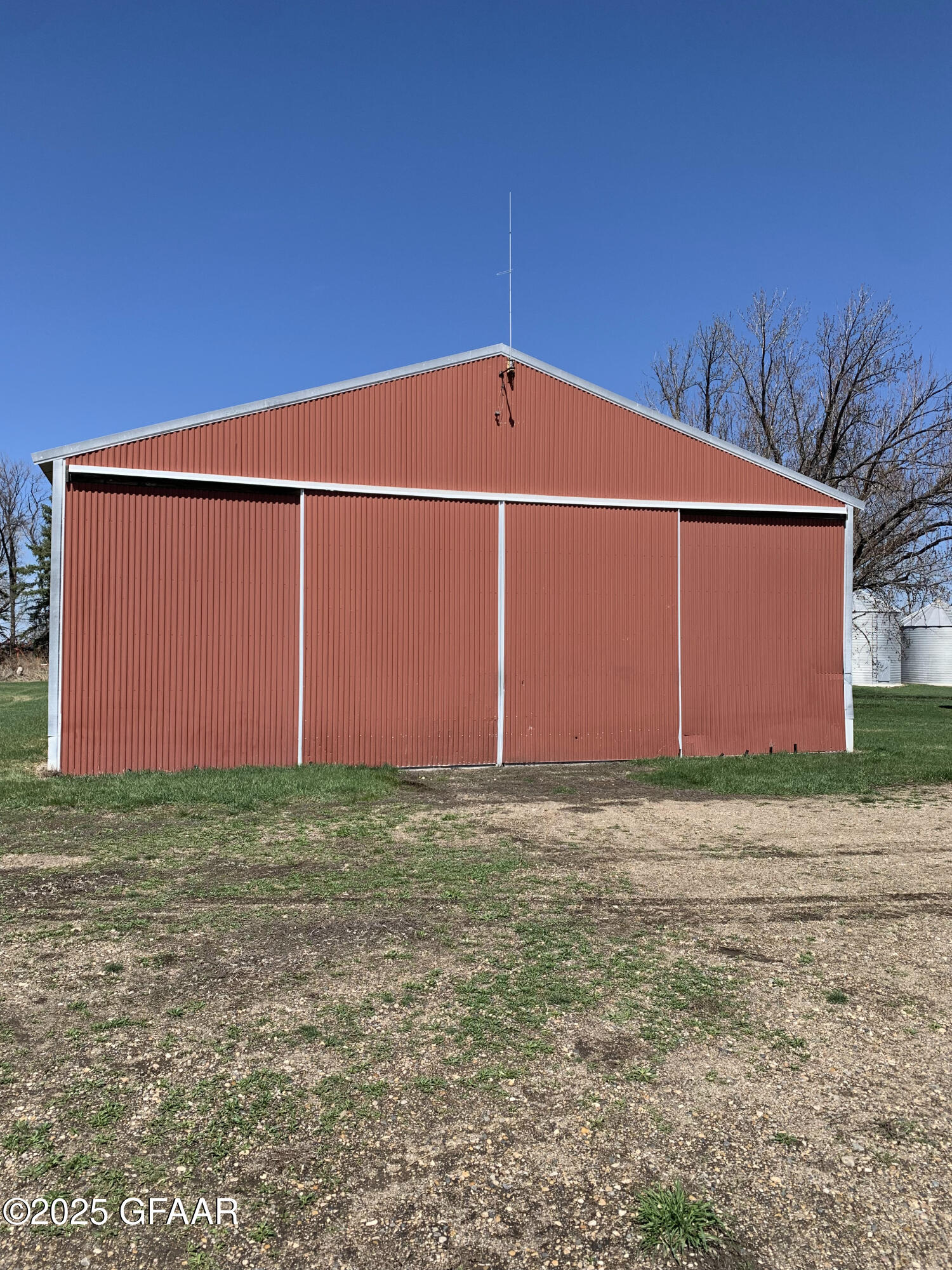 main property photo 20