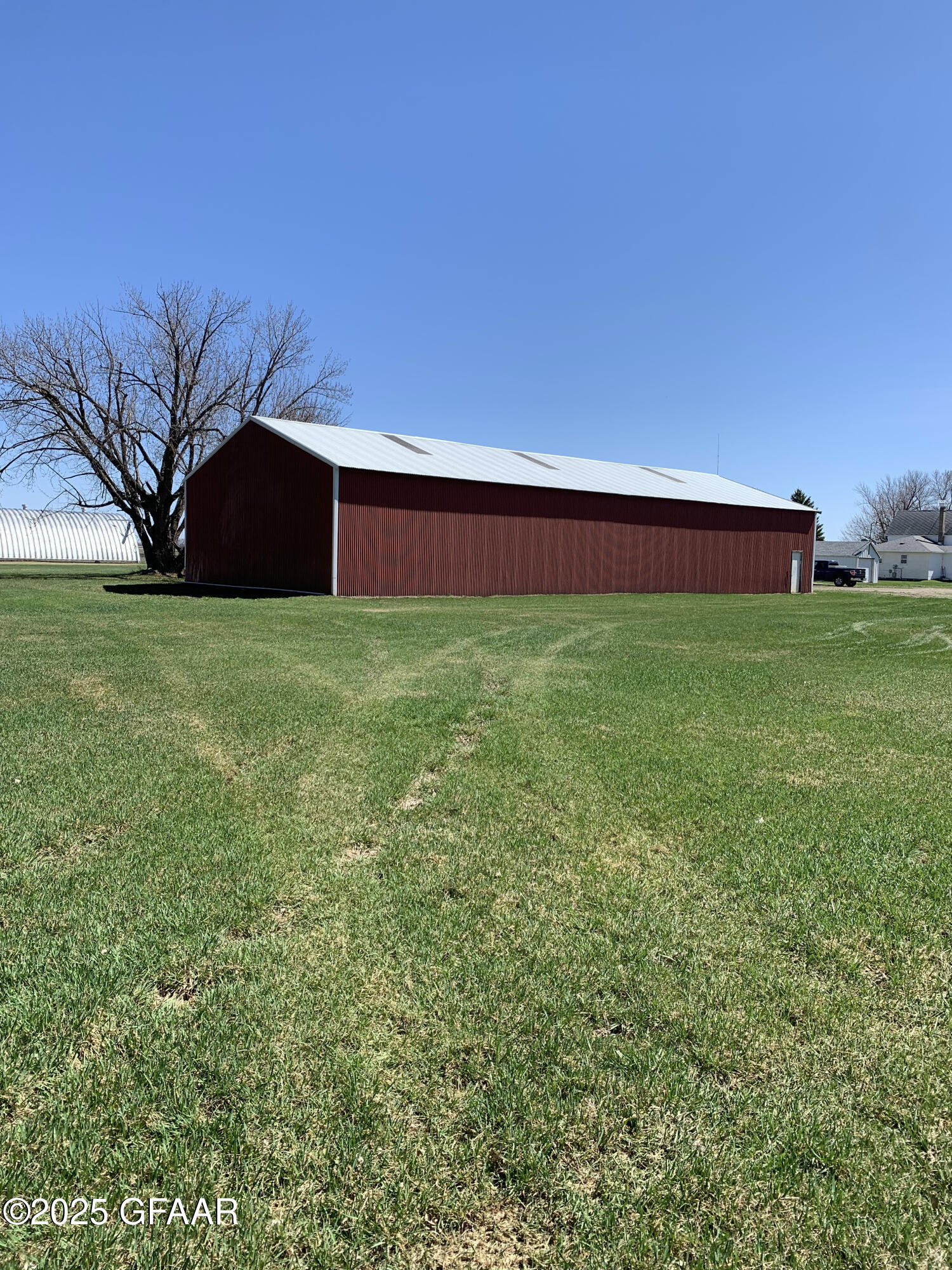 main property photo 23