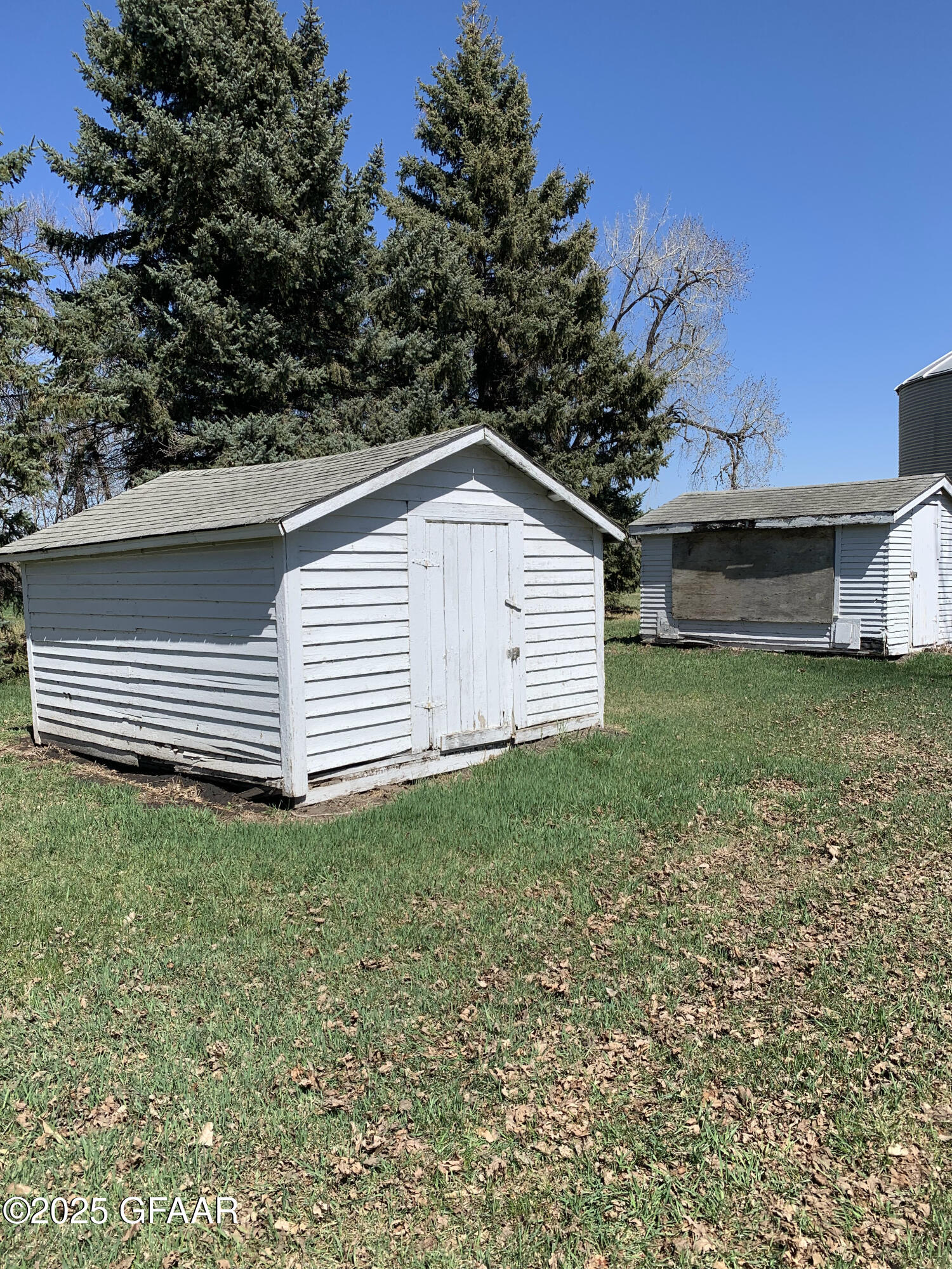 main property photo 28