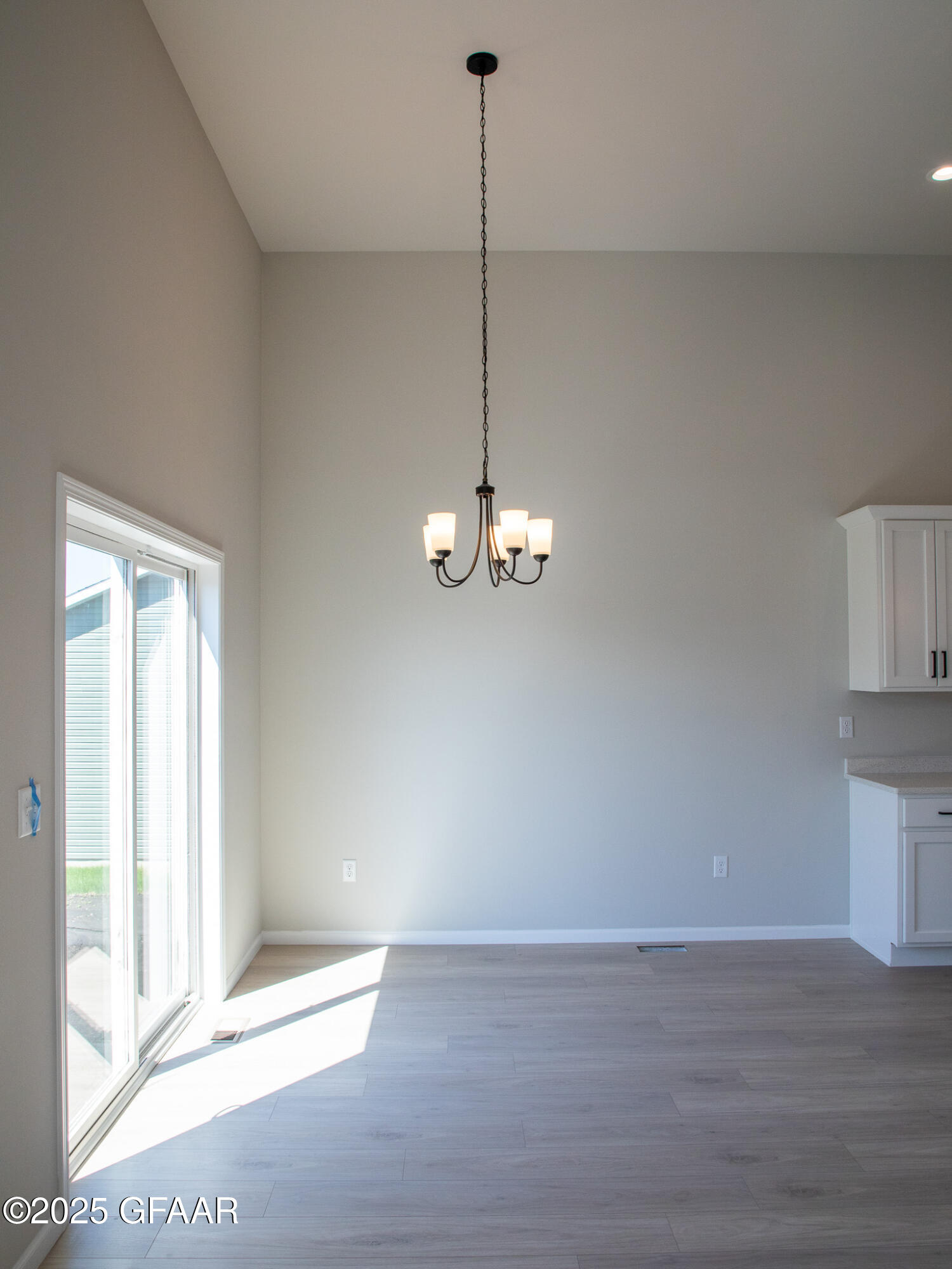 property viewer photo 12