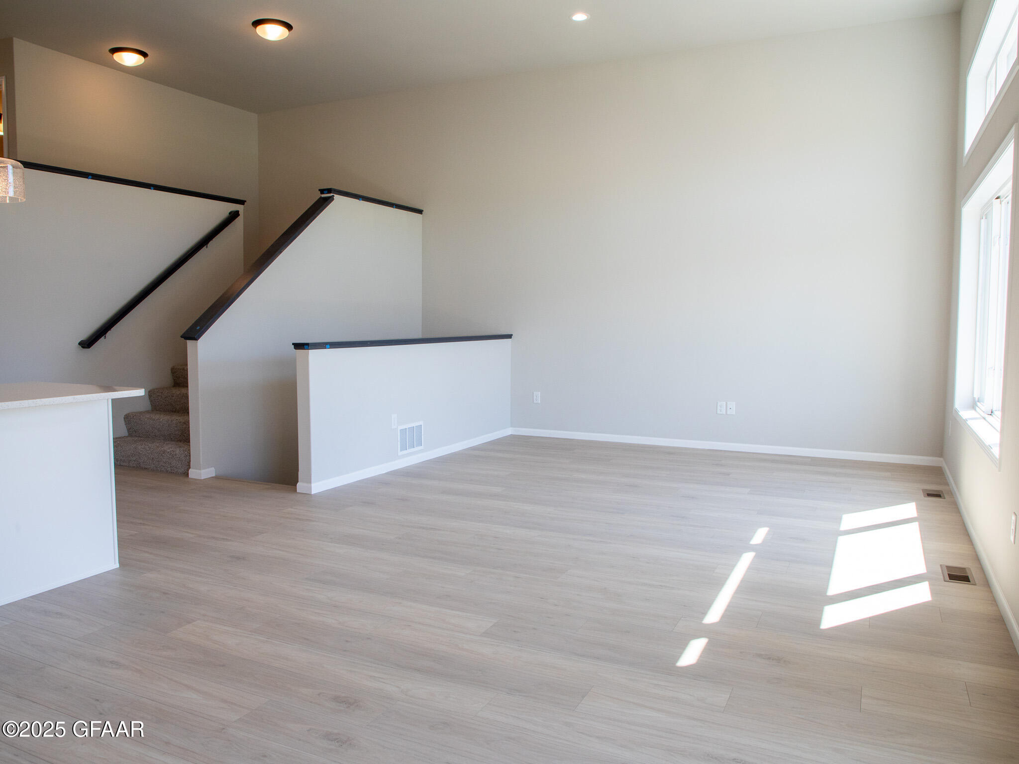 property viewer photo 13