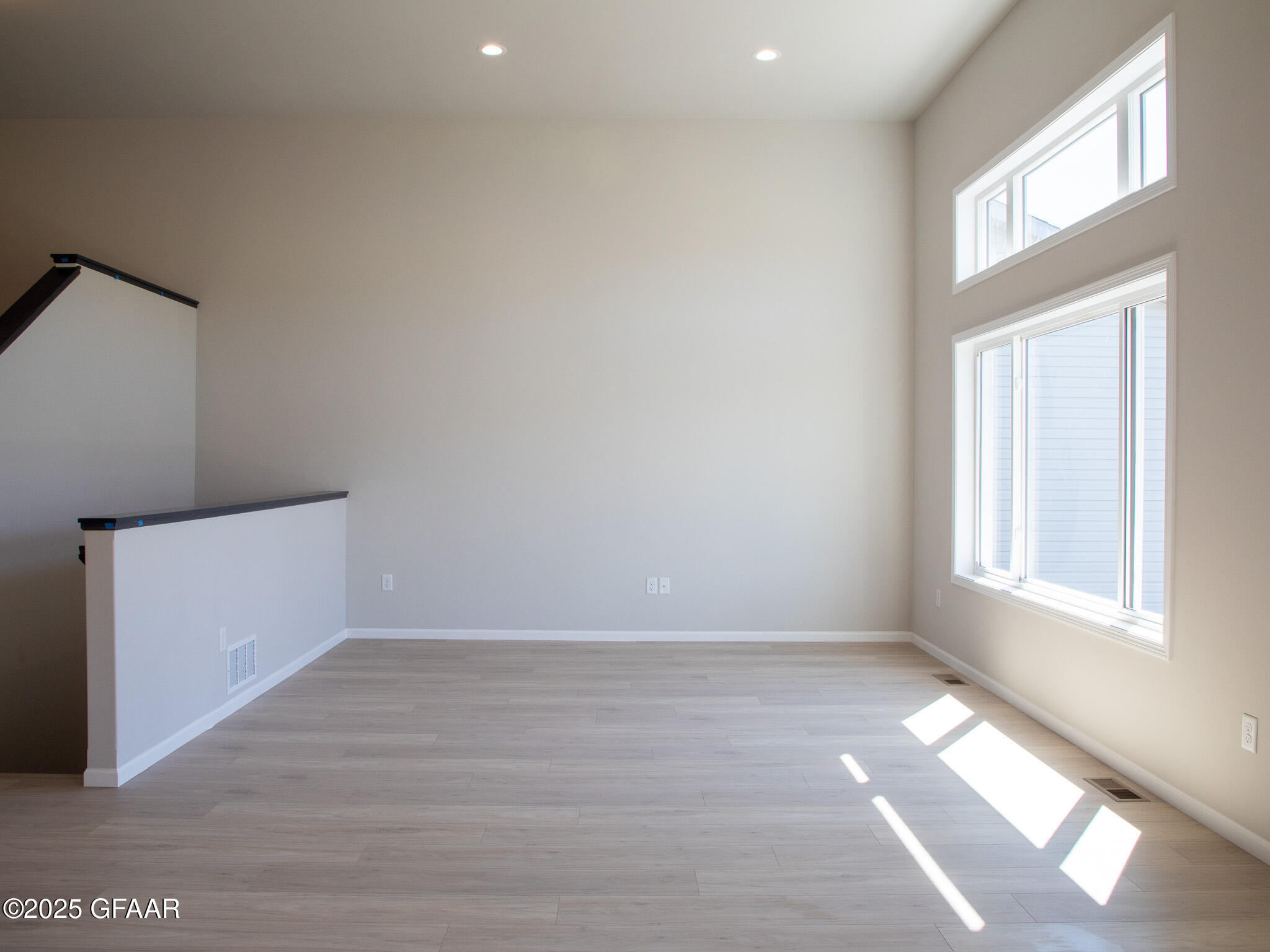 property viewer photo 14