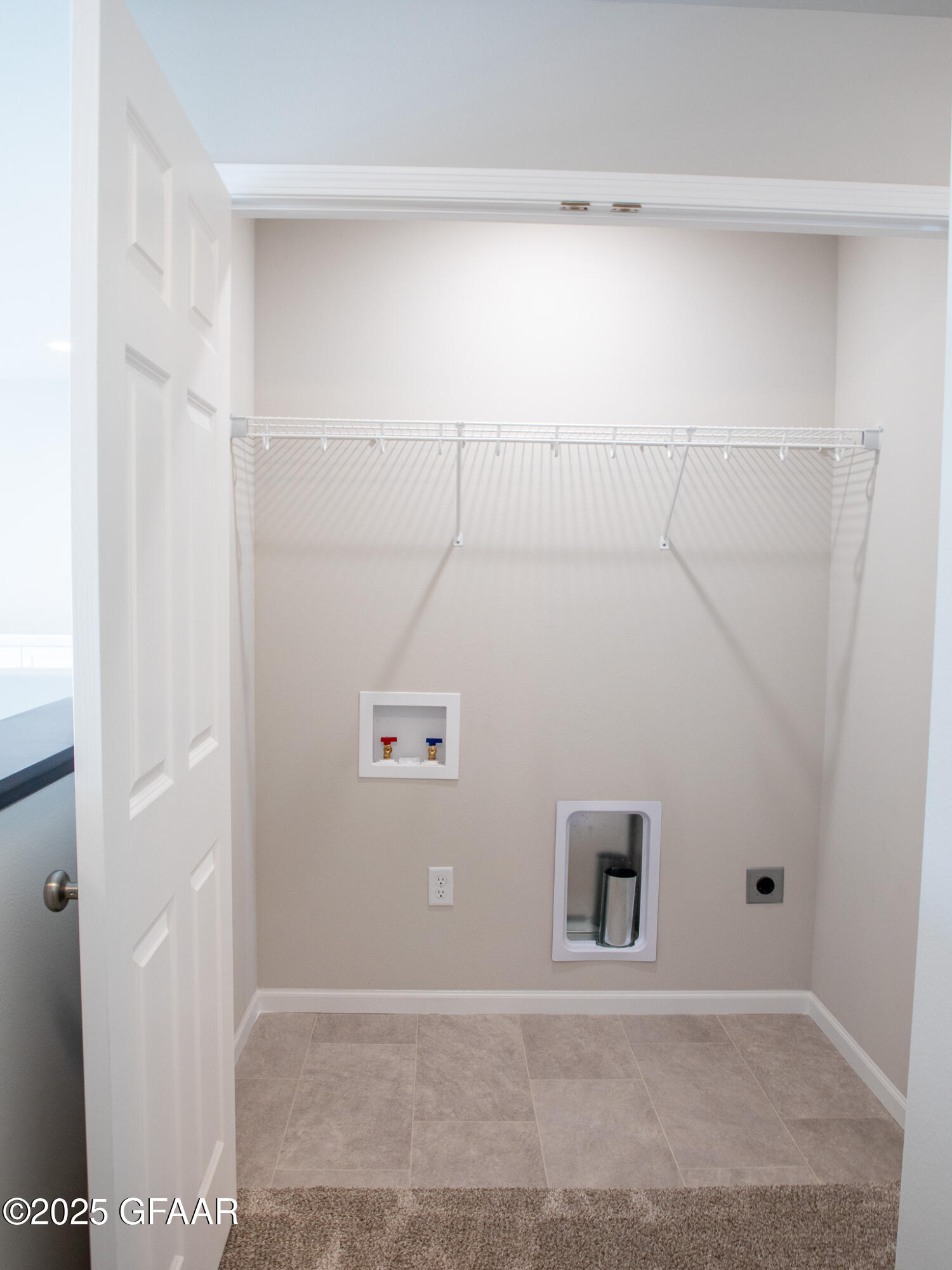 property viewer photo 17