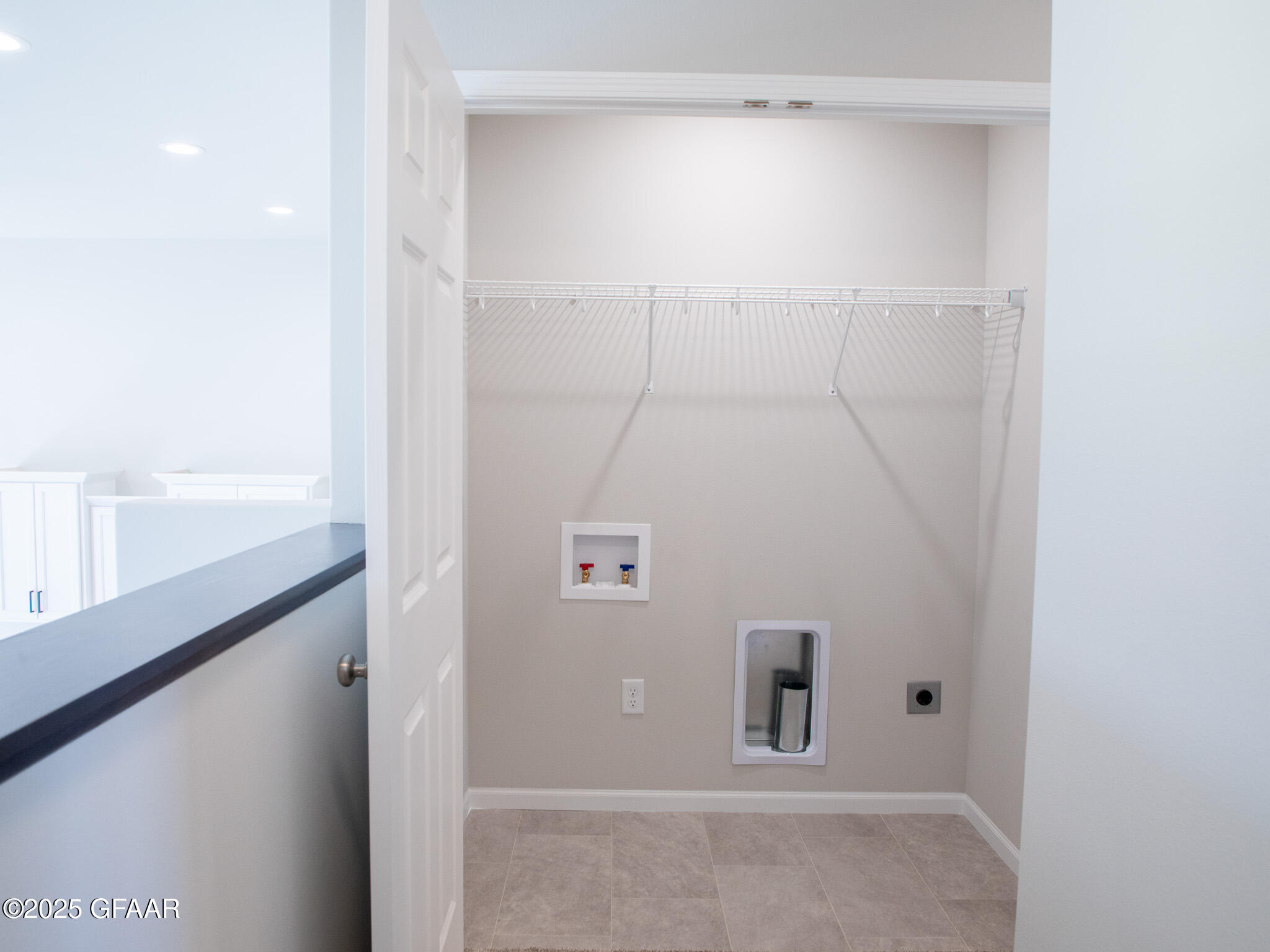 property viewer photo 18