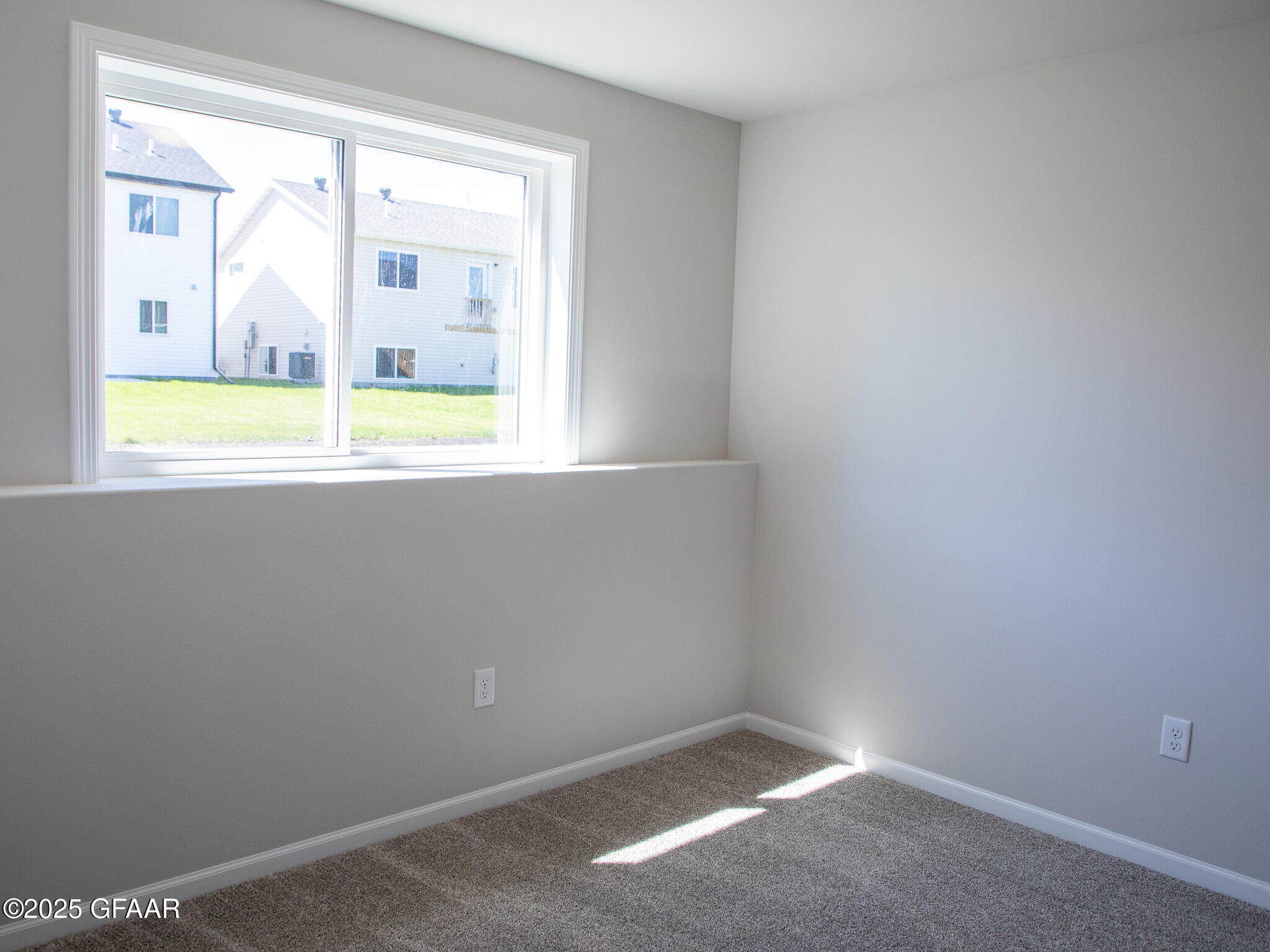 property viewer photo 33