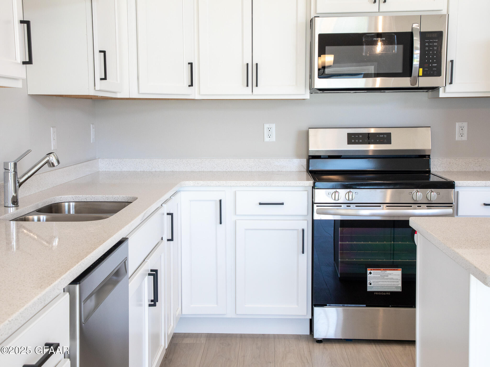 property viewer photo 7