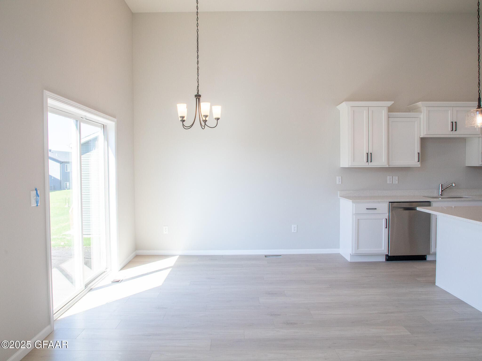 property viewer photo 9