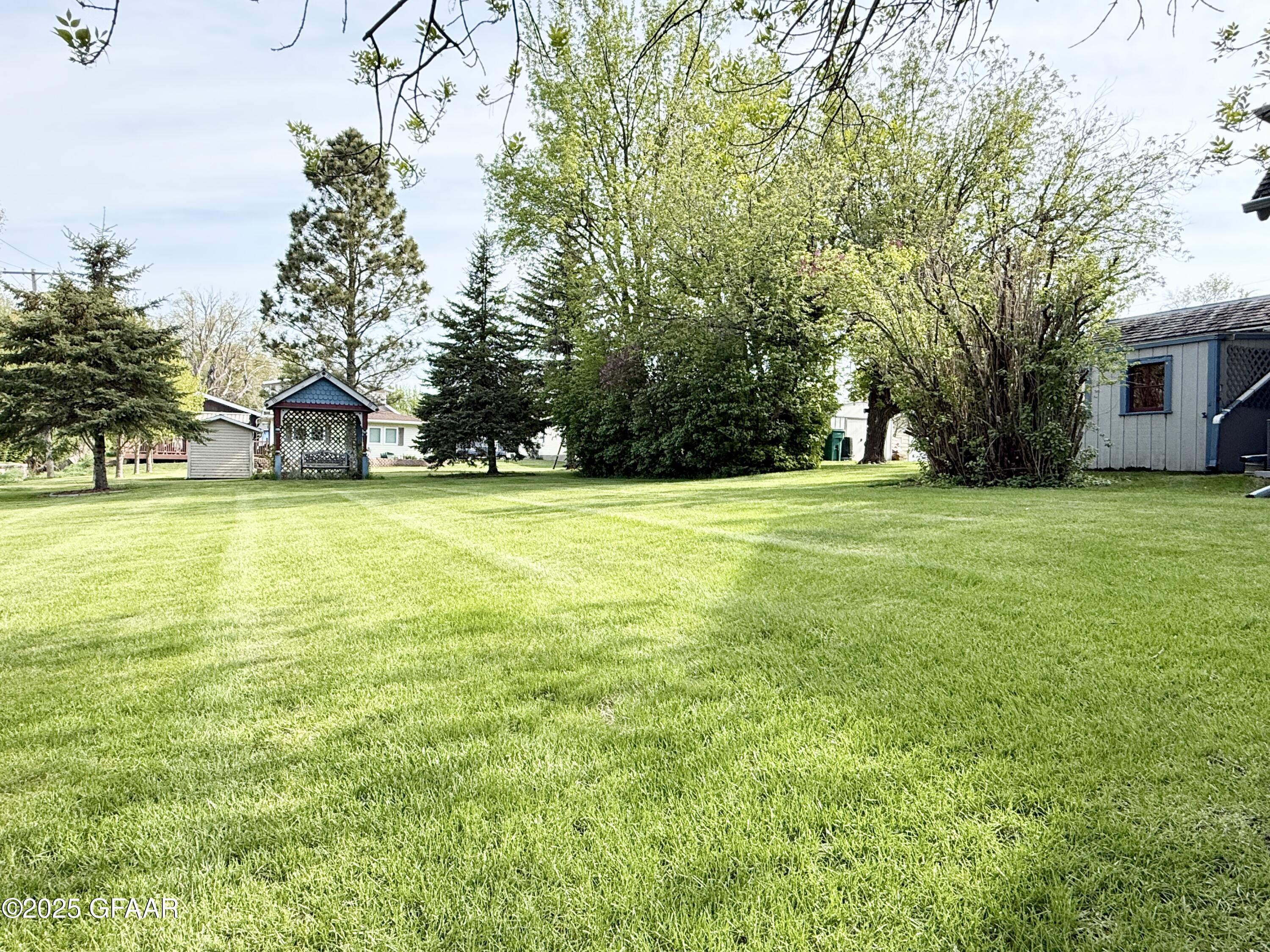 main property photo 10