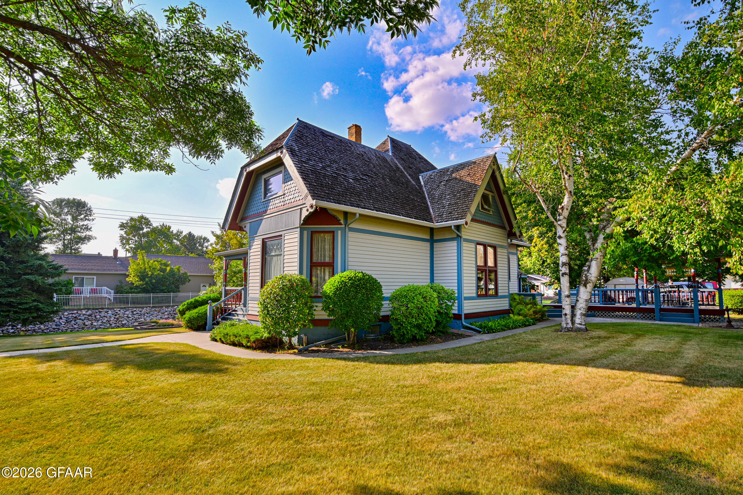 main property photo 4