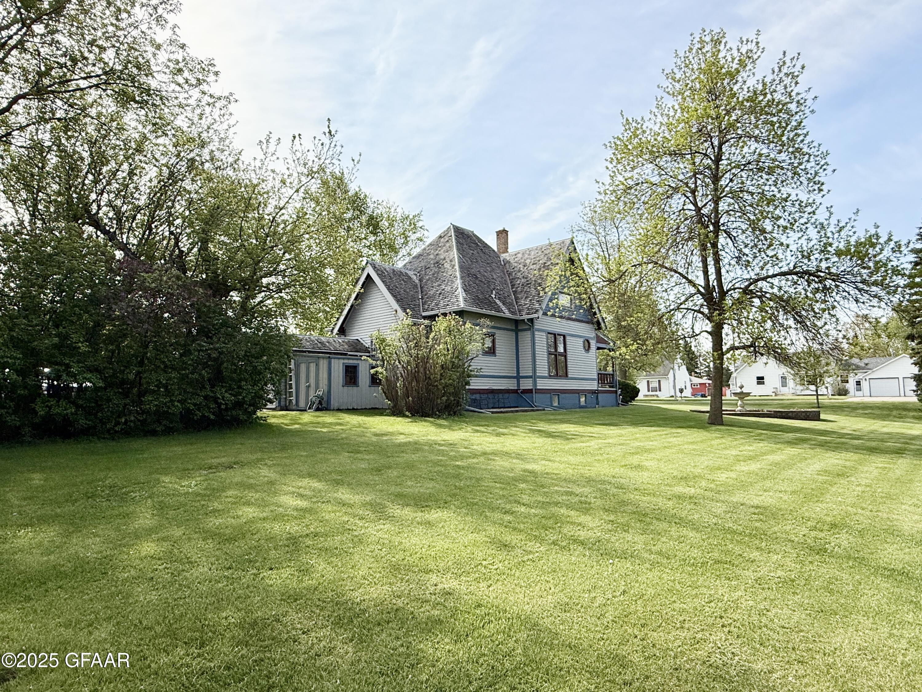 main property photo 9