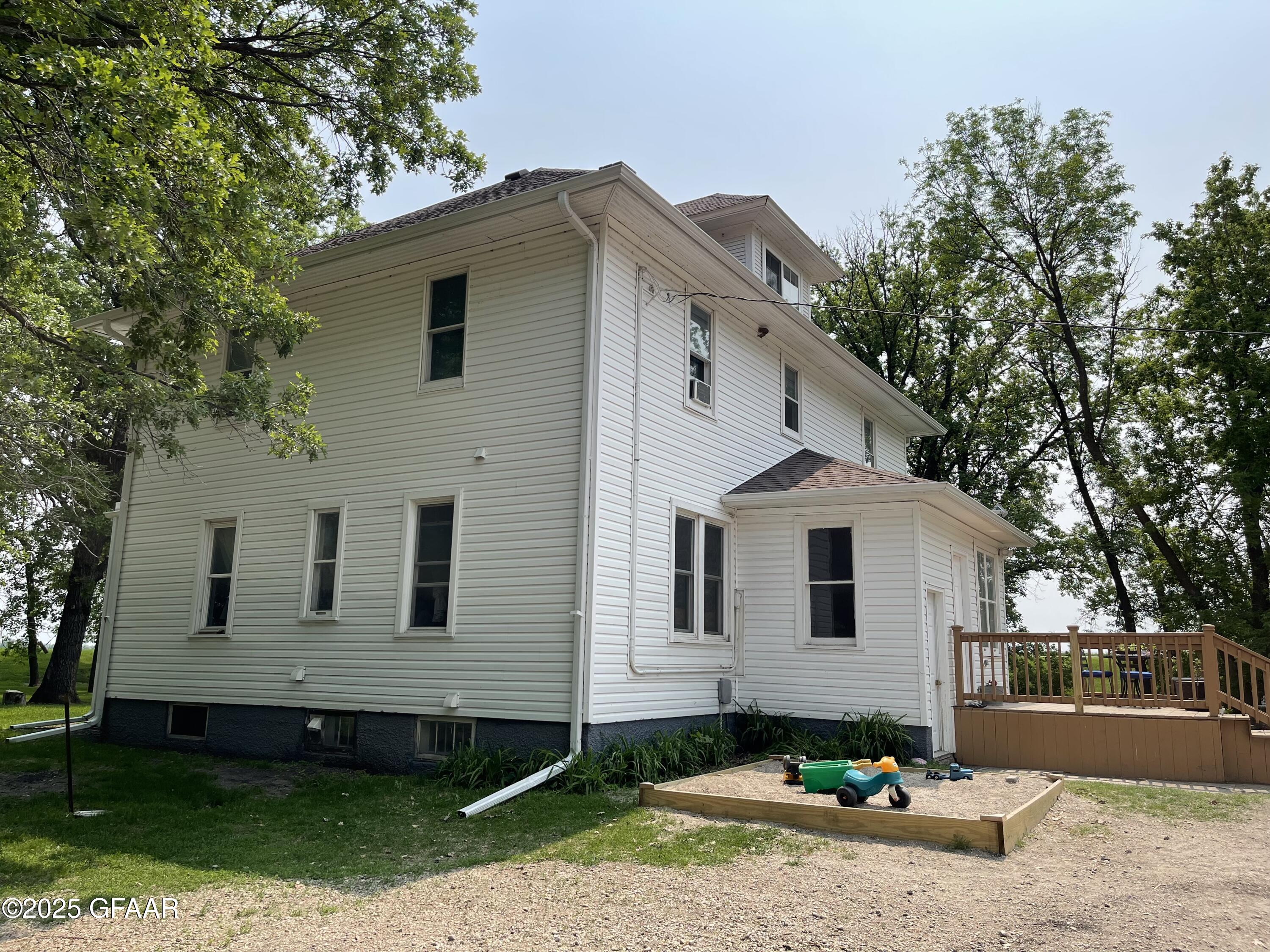 main property photo 40