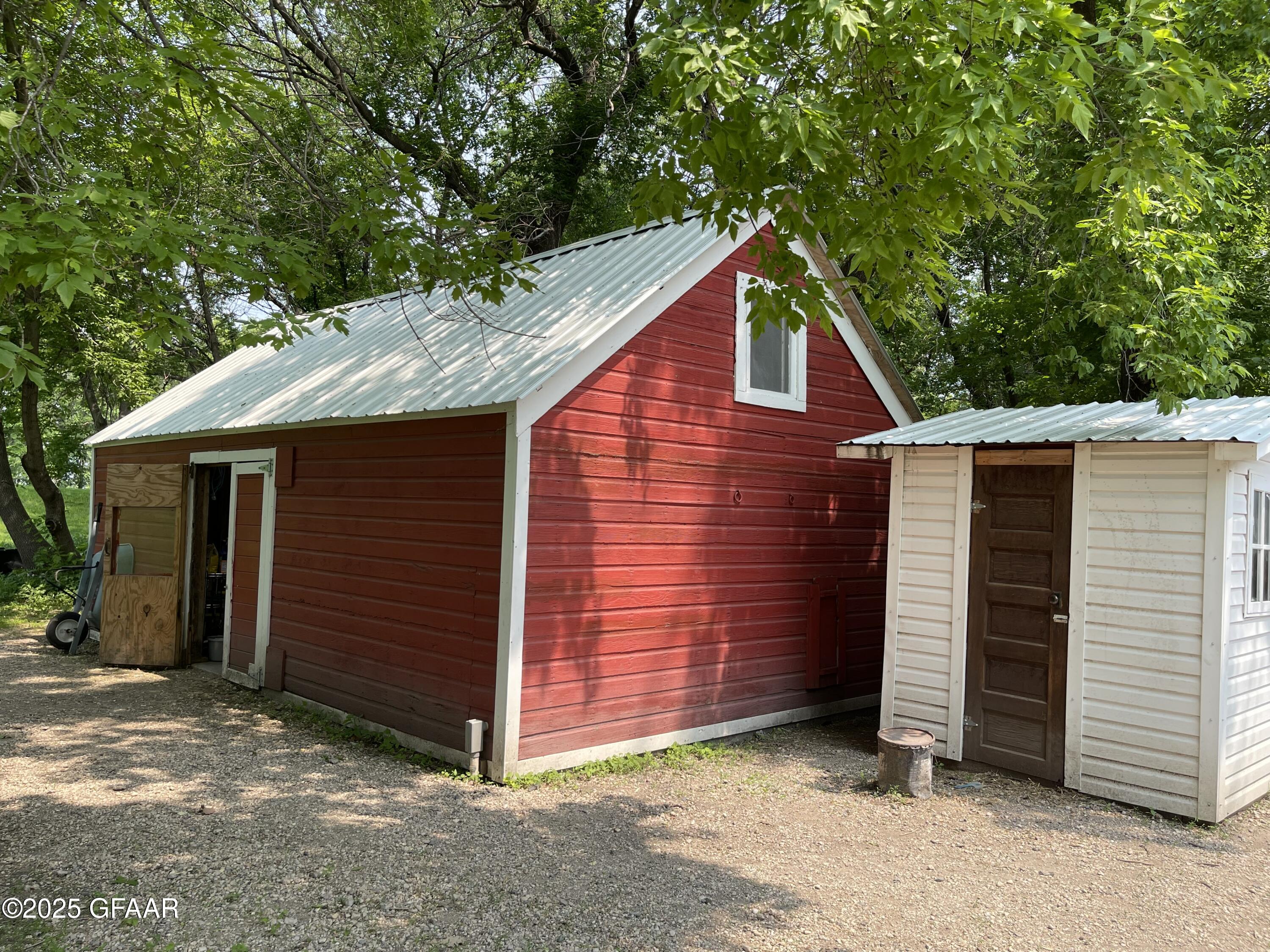 main property photo 43