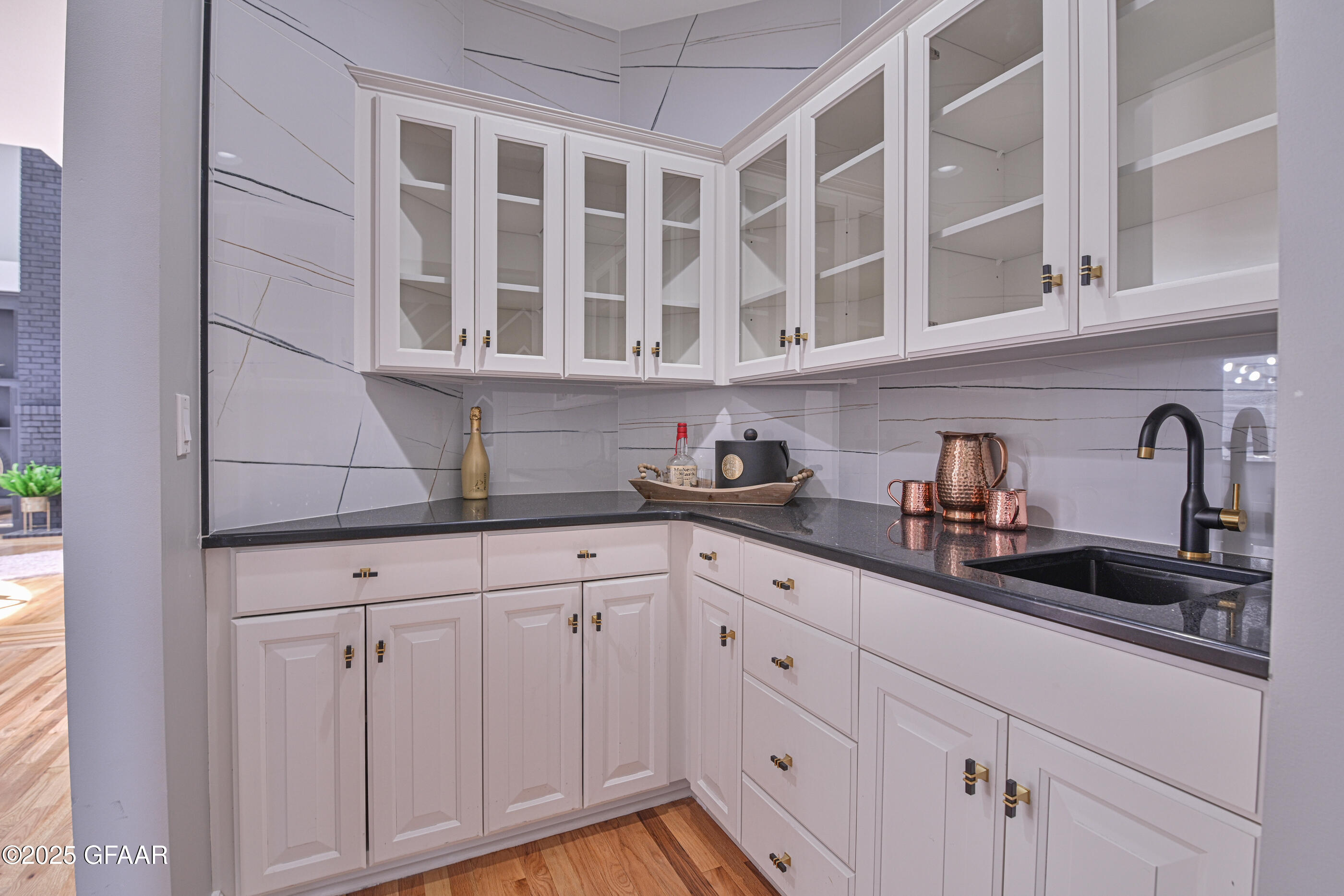 property viewer photo 10