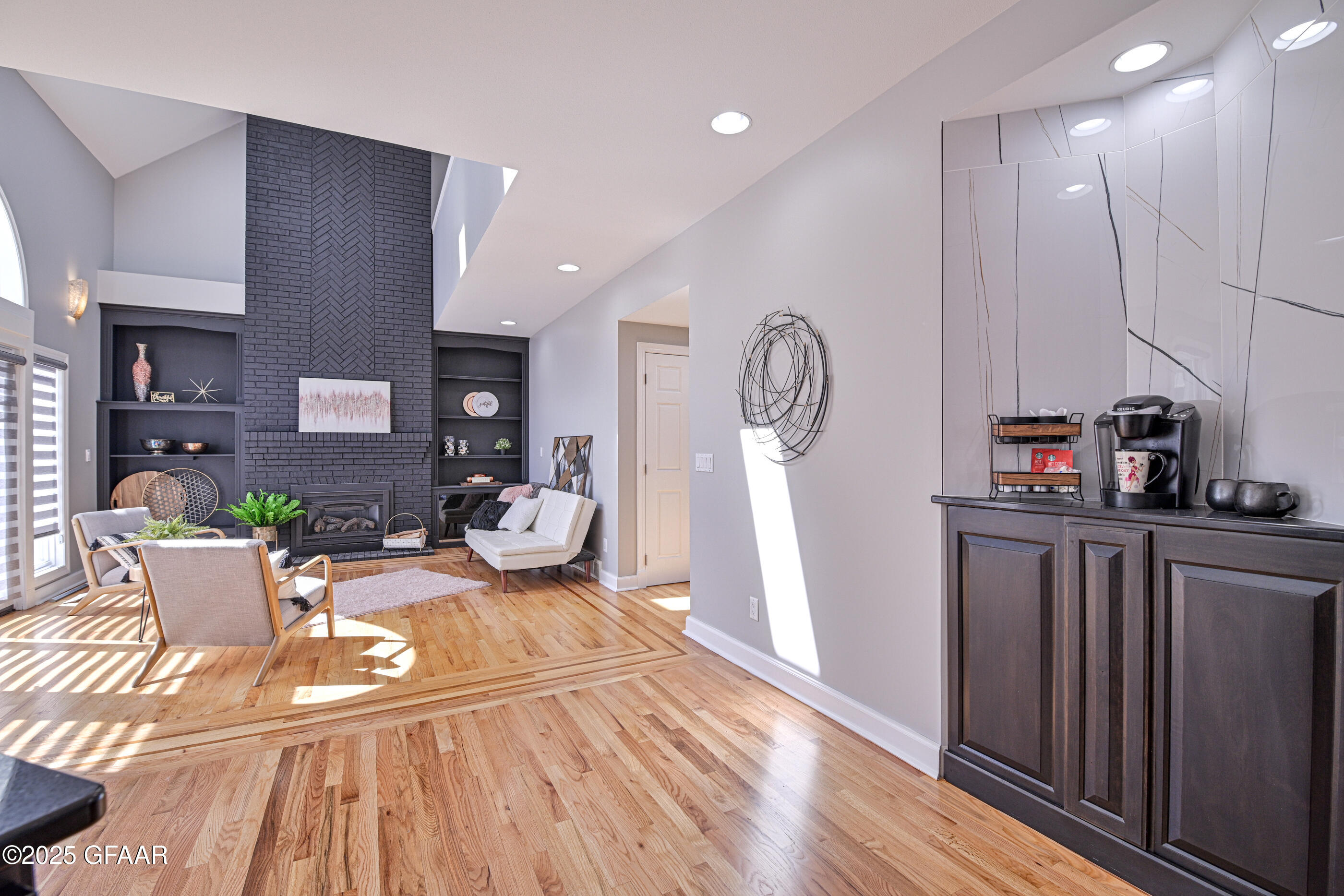 property viewer photo 11