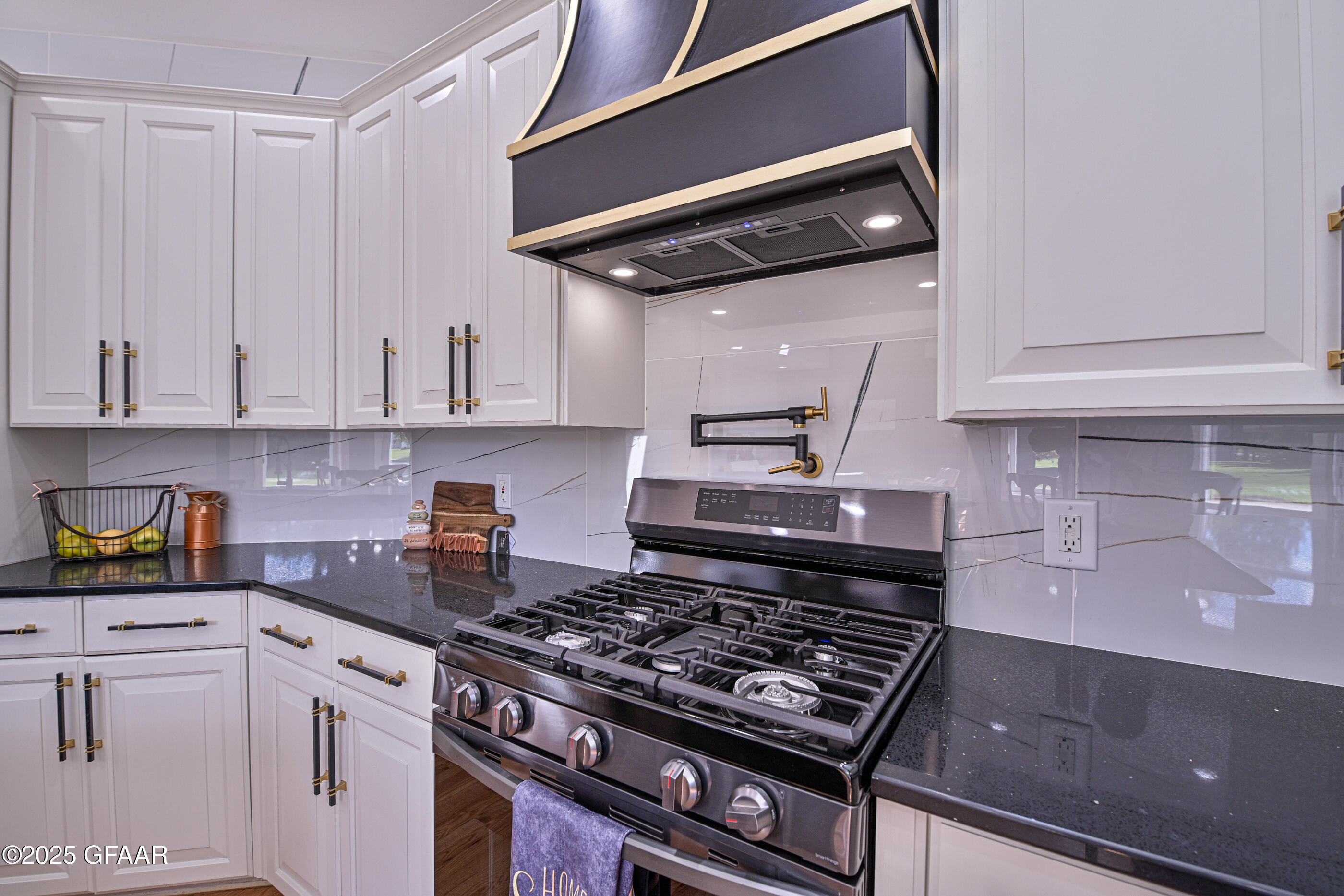 property viewer photo 13