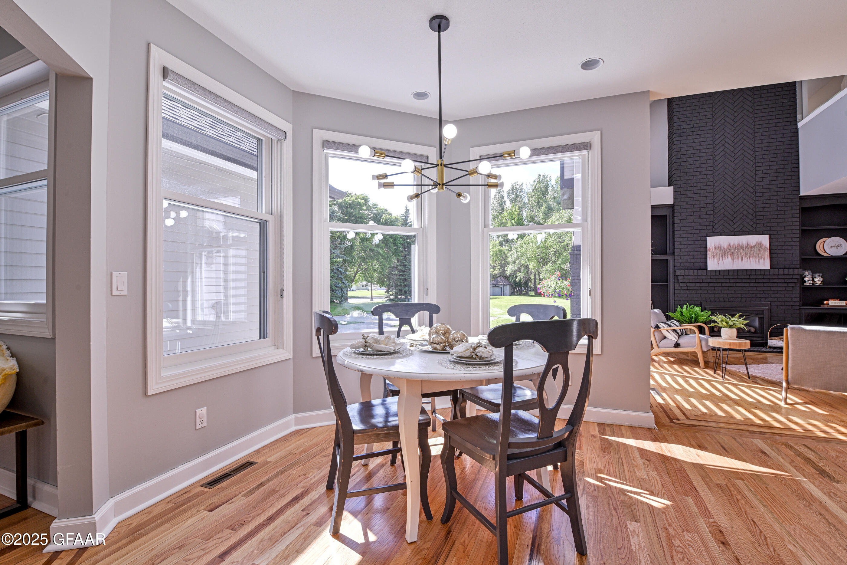 property viewer photo 18