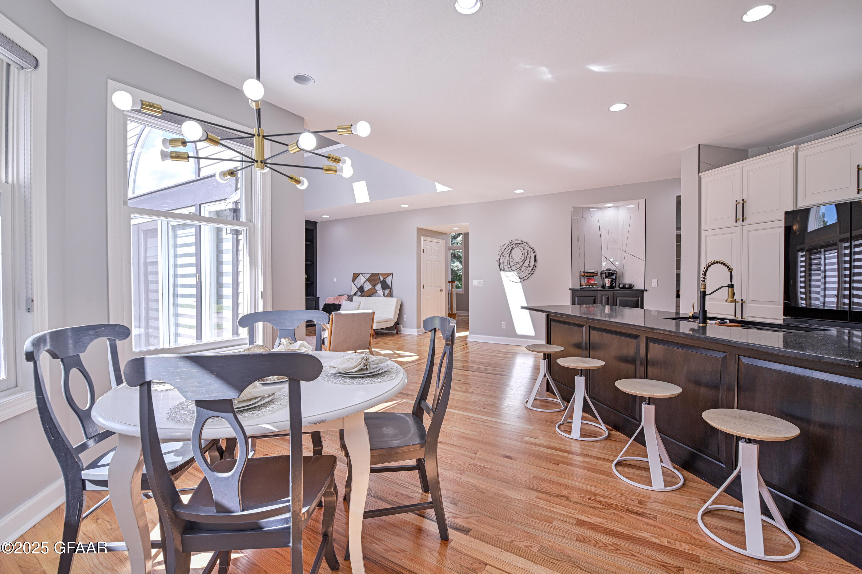property viewer photo 21