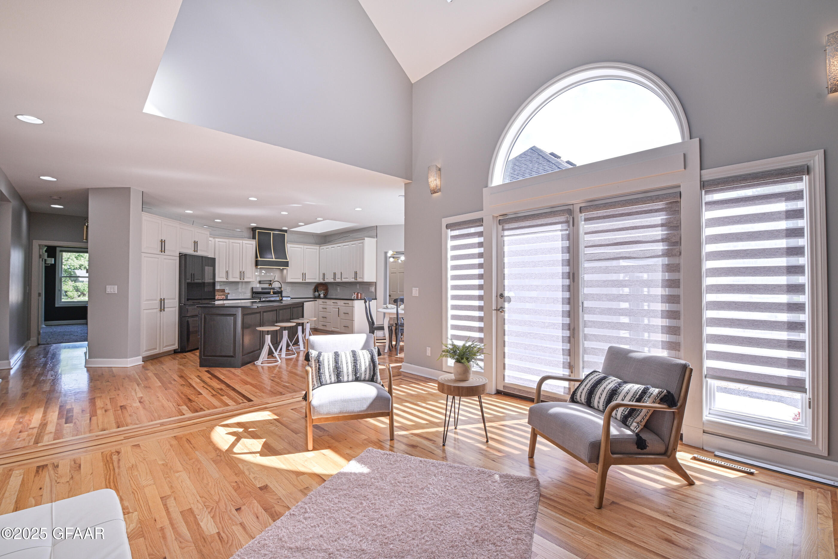 property viewer photo 23