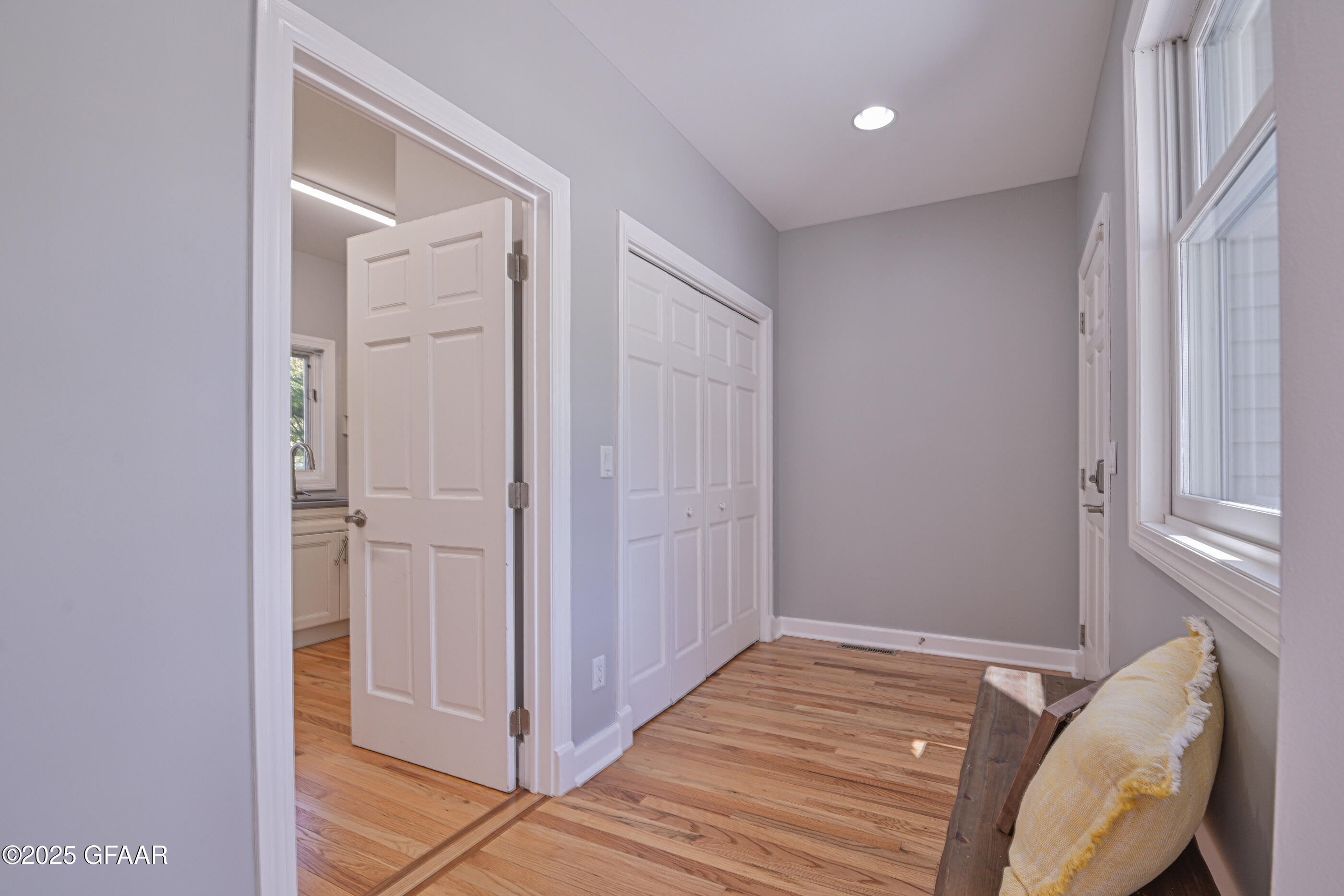property viewer photo 27