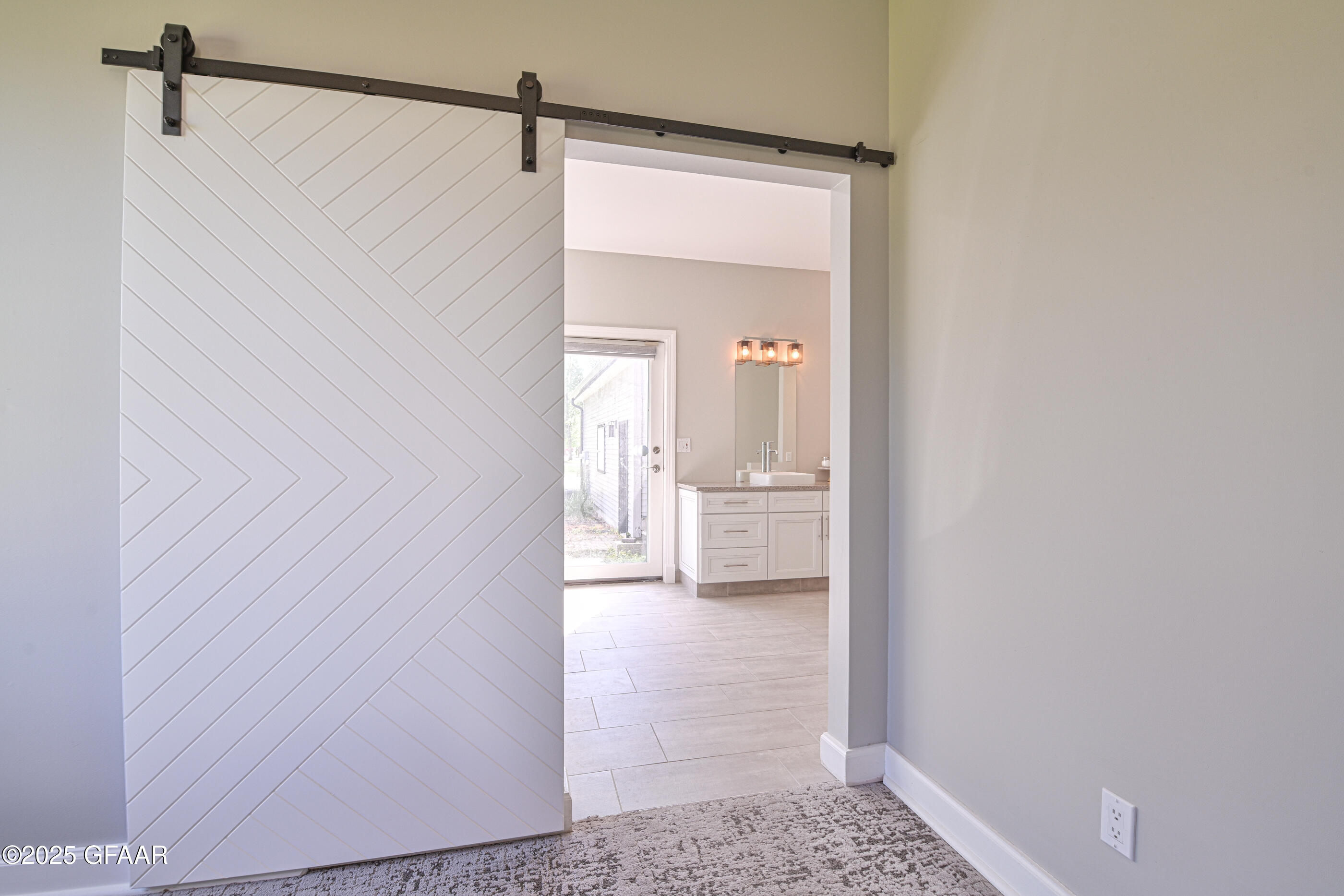 property viewer photo 31