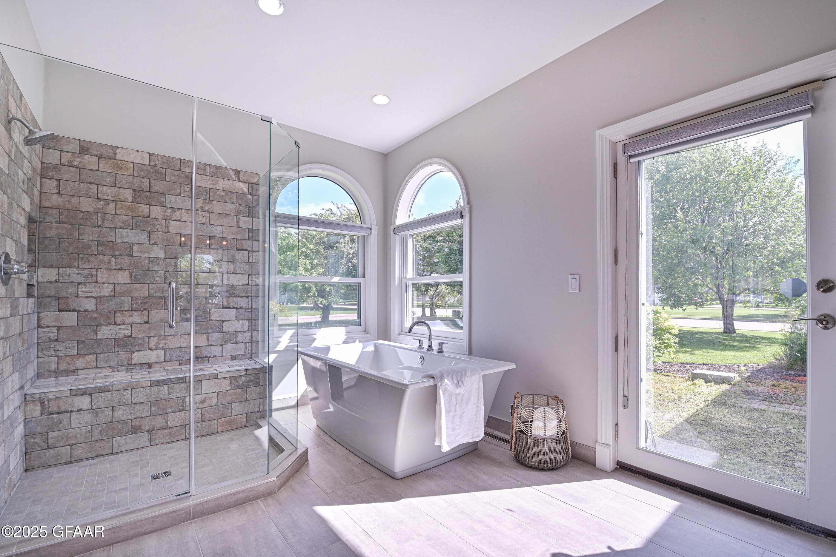 property viewer photo 32