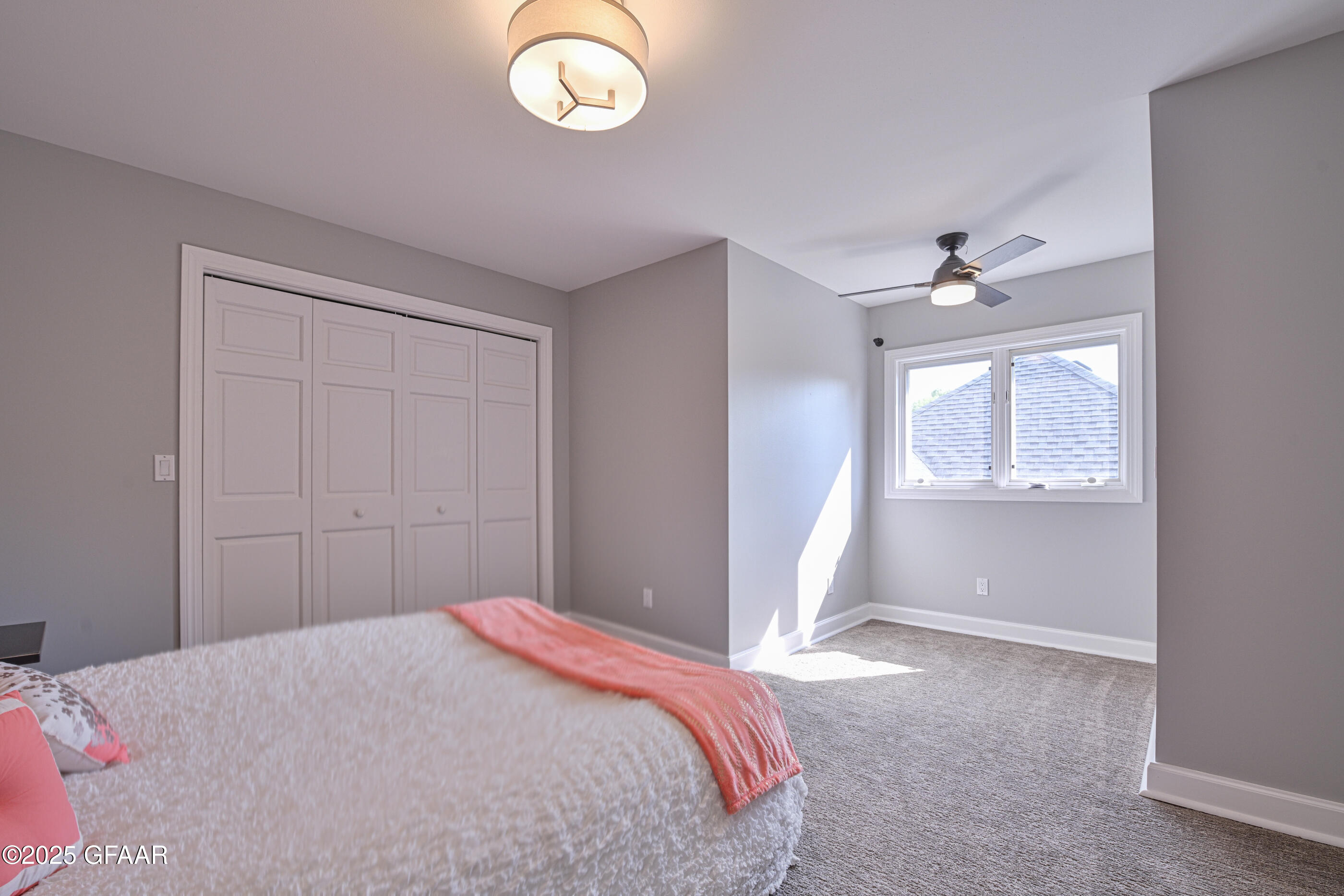 property viewer photo 36