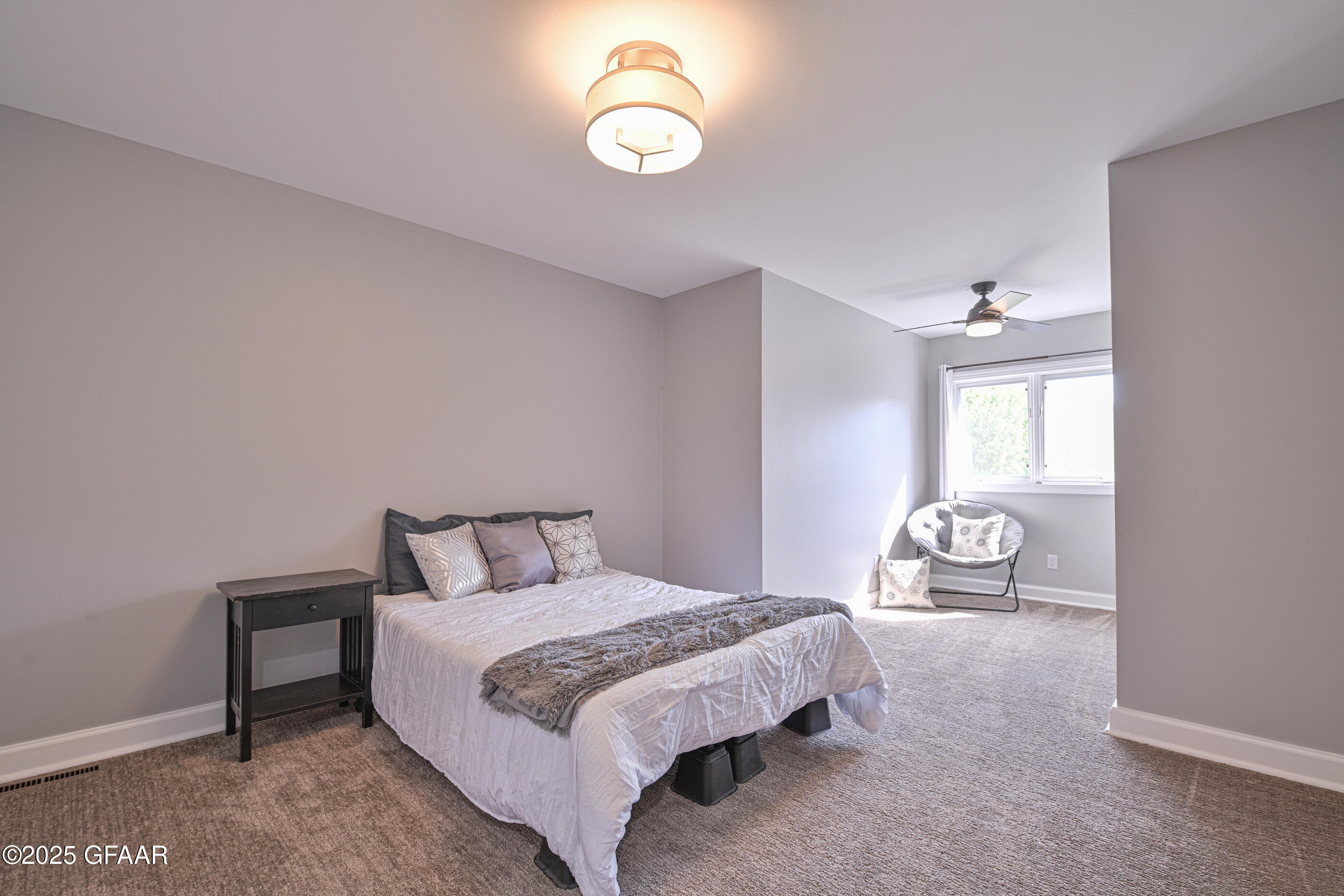 property viewer photo 37