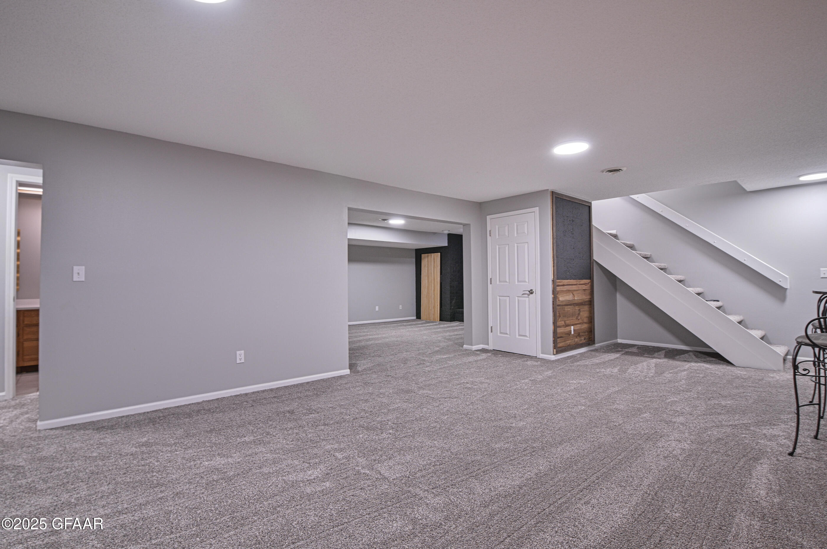 property viewer photo 44