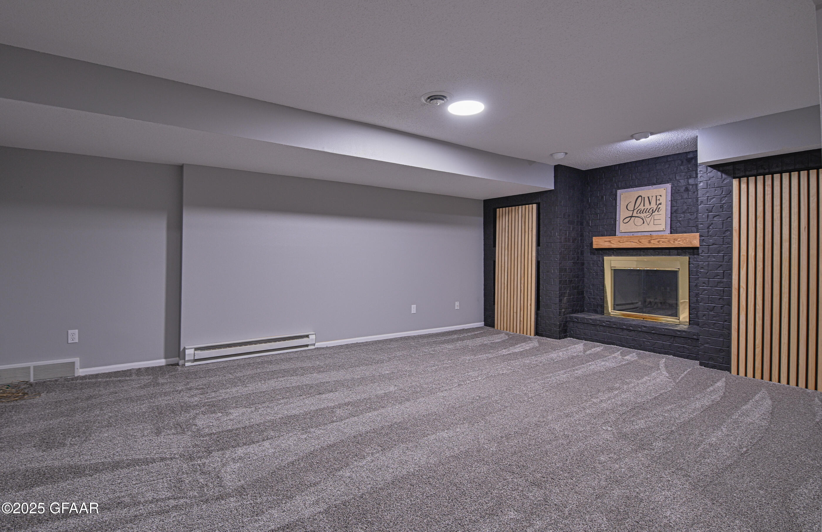 property viewer photo 45