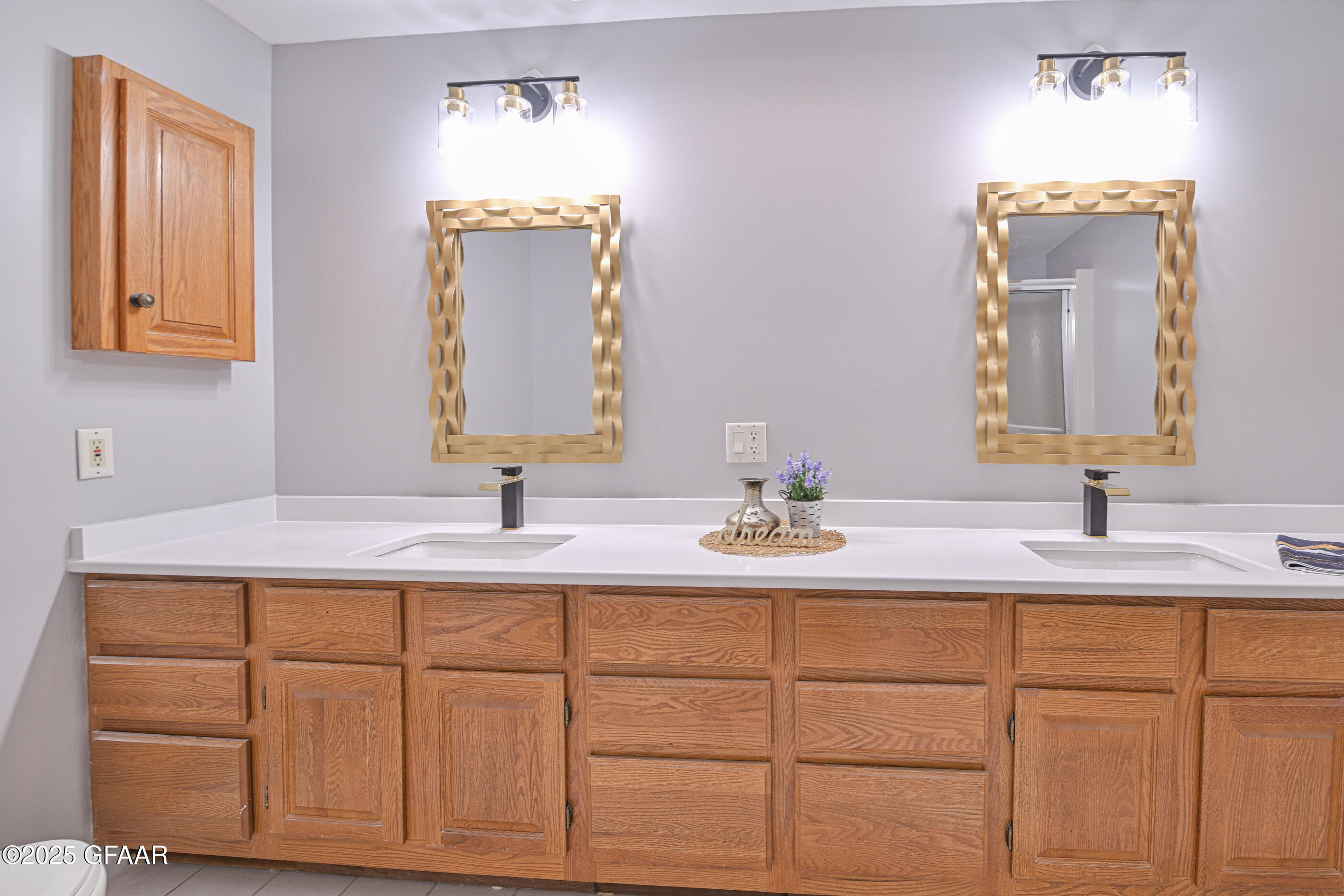property viewer photo 49