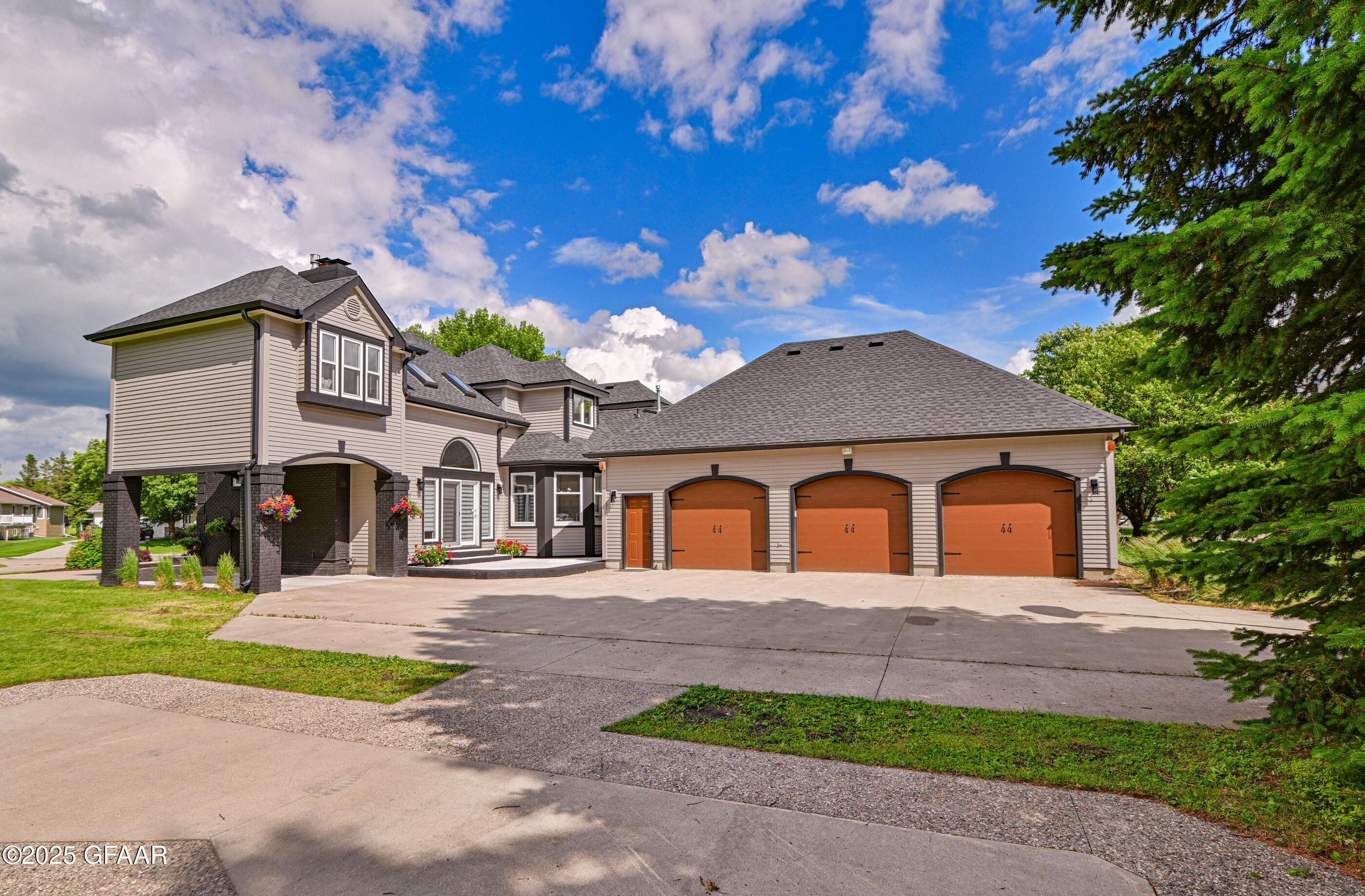 property viewer photo 56