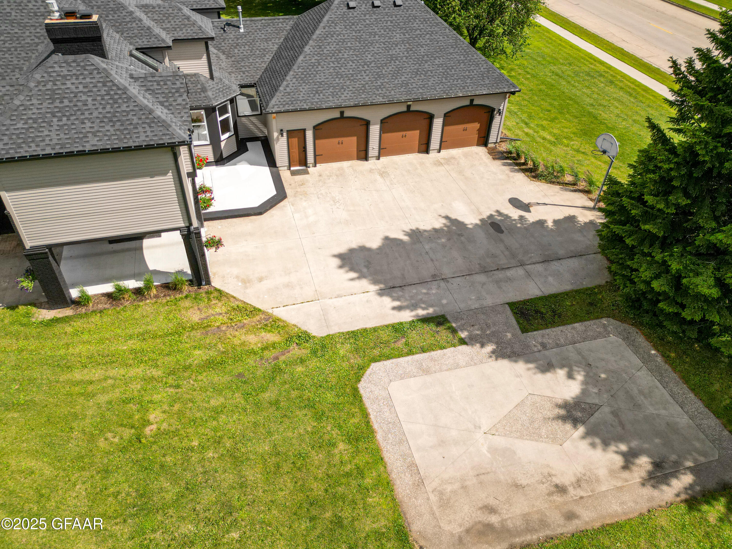 property viewer photo 63